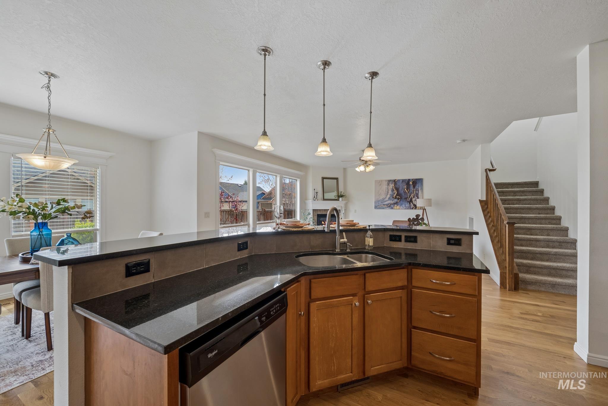 619 E Bonita Canyon, Meridian, Idaho 83642, 5 Bedrooms, 3 Bathrooms, Residential For Sale, Price $678,000,MLS 98997510