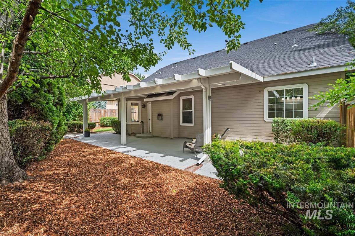 2478 E Brierfield Dr, Eagle, Idaho 83616, 5 Bedrooms, 3 Bathrooms, Residential For Sale, Price $675,000, 98997511