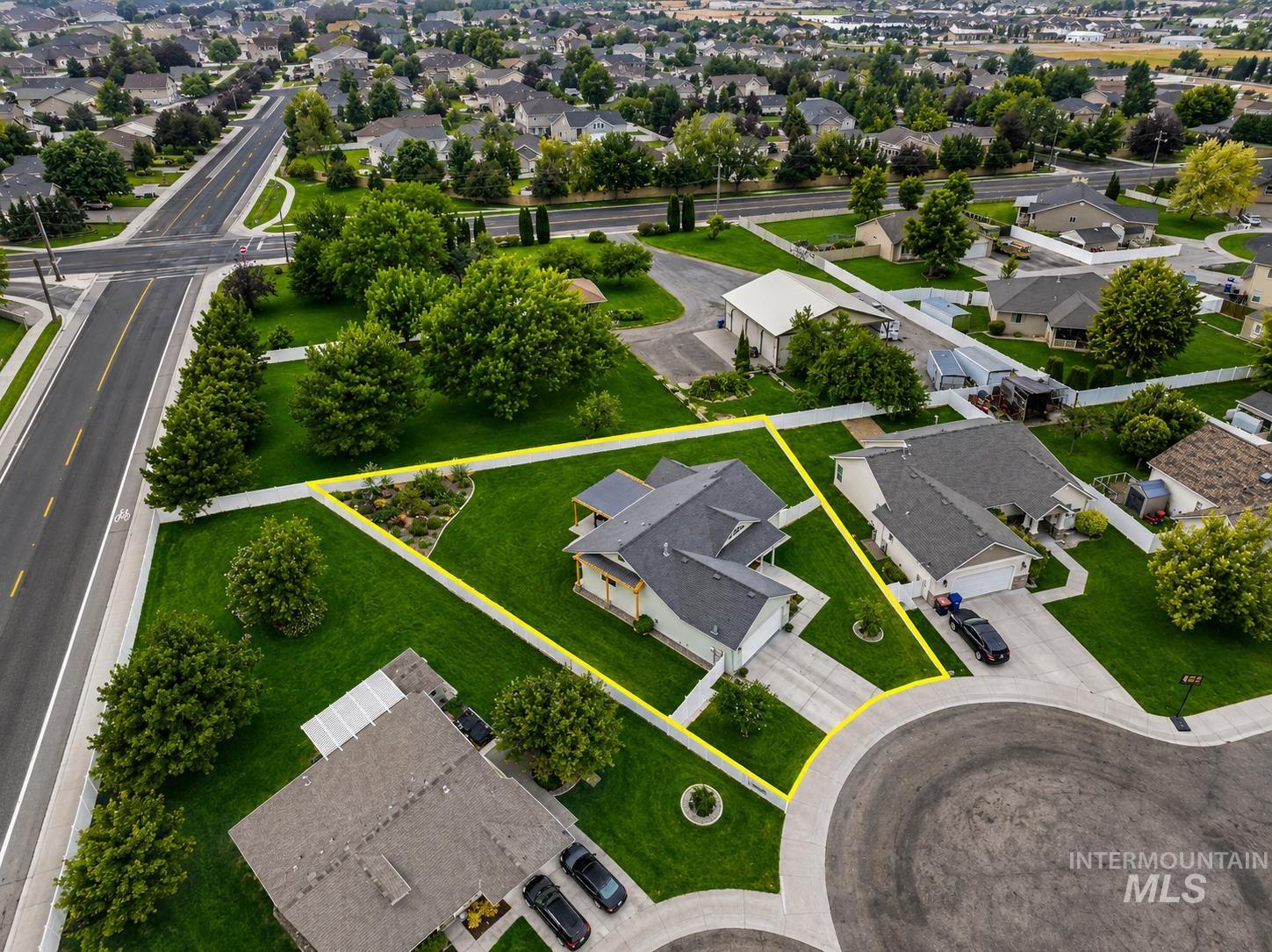 1327 Cody Ct, Twin Falls, Idaho 83301, 3 Bedrooms, 2 Bathrooms, Residential For Sale, Price $379,900, 98997513
