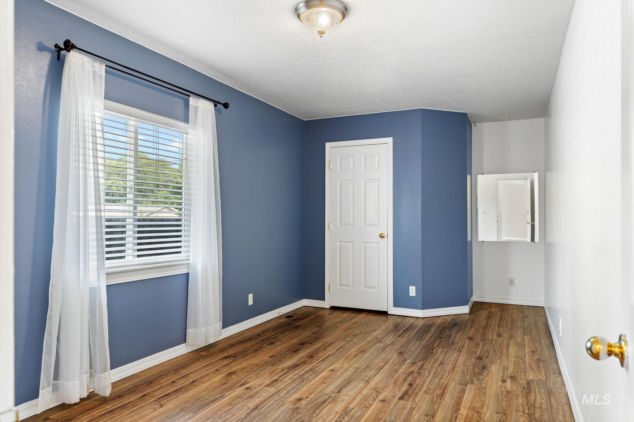 617 Lake Lowell, Nampa, Idaho 83686, 3 Bedrooms, 2 Bathrooms, Residential For Sale, Price $379,000, 98997514