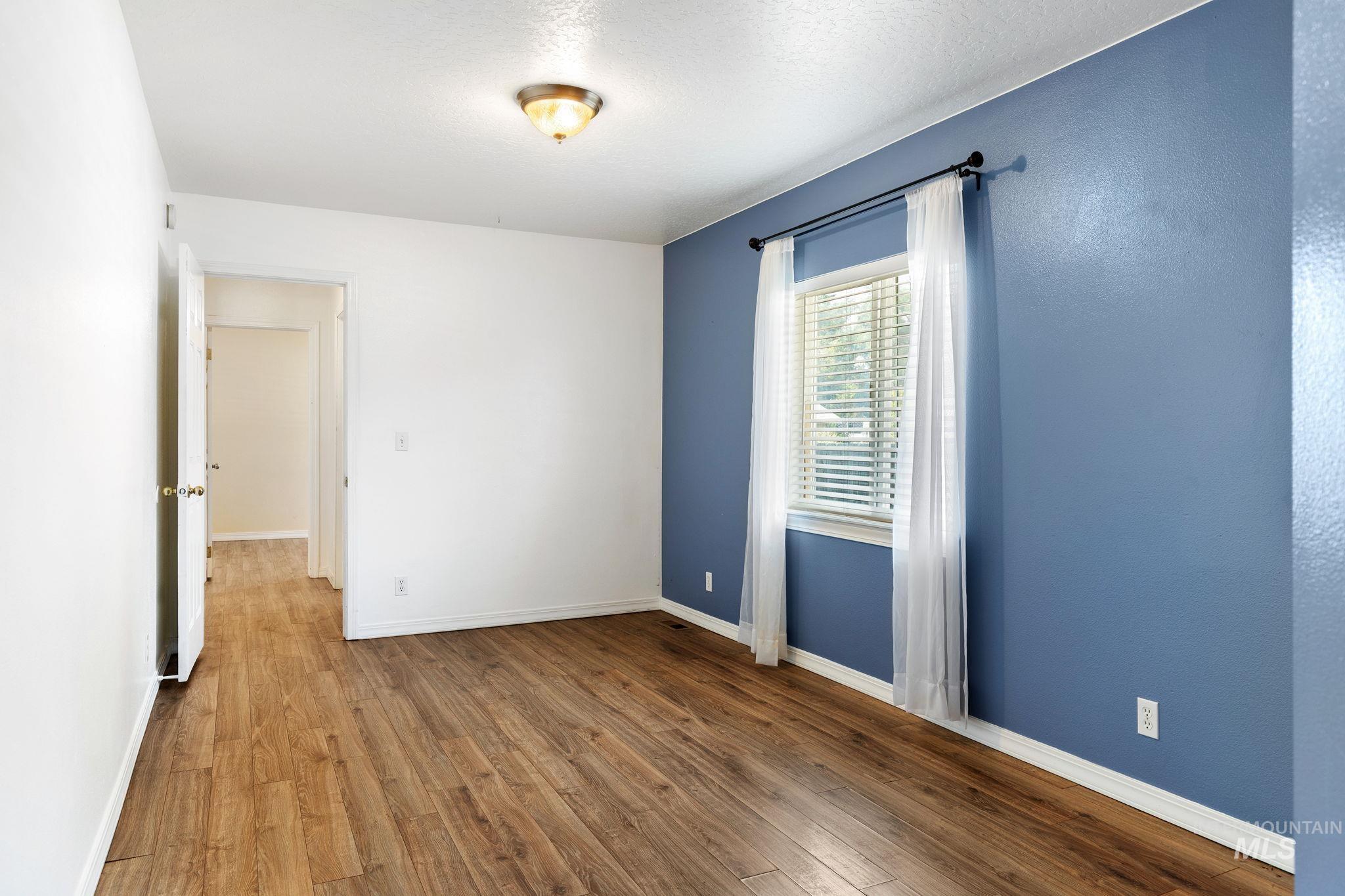 617 Lake Lowell, Nampa, Idaho 83686, 3 Bedrooms, 2 Bathrooms, Residential For Sale, Price $379,000, 98997514