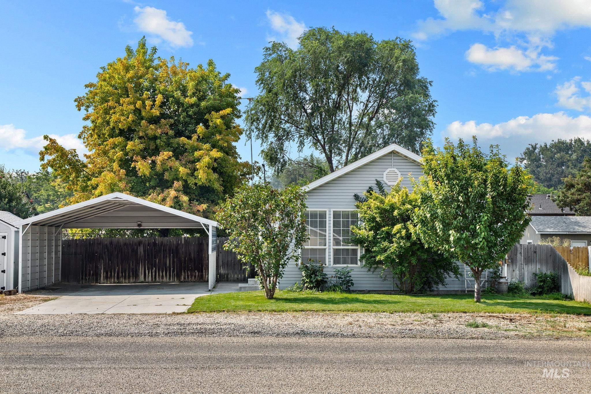 617 Lake Lowell, Nampa, Idaho 83686, 3 Bedrooms, 2 Bathrooms, Residential For Sale, Price $379,000, 98997514