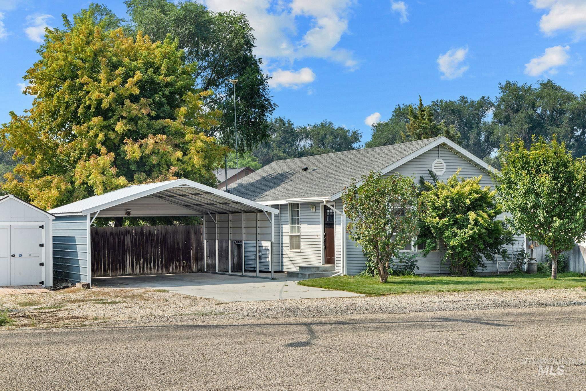 617 Lake Lowell, Nampa, Idaho 83686, 3 Bedrooms, 2 Bathrooms, Residential For Sale, Price $379,000, 98997514