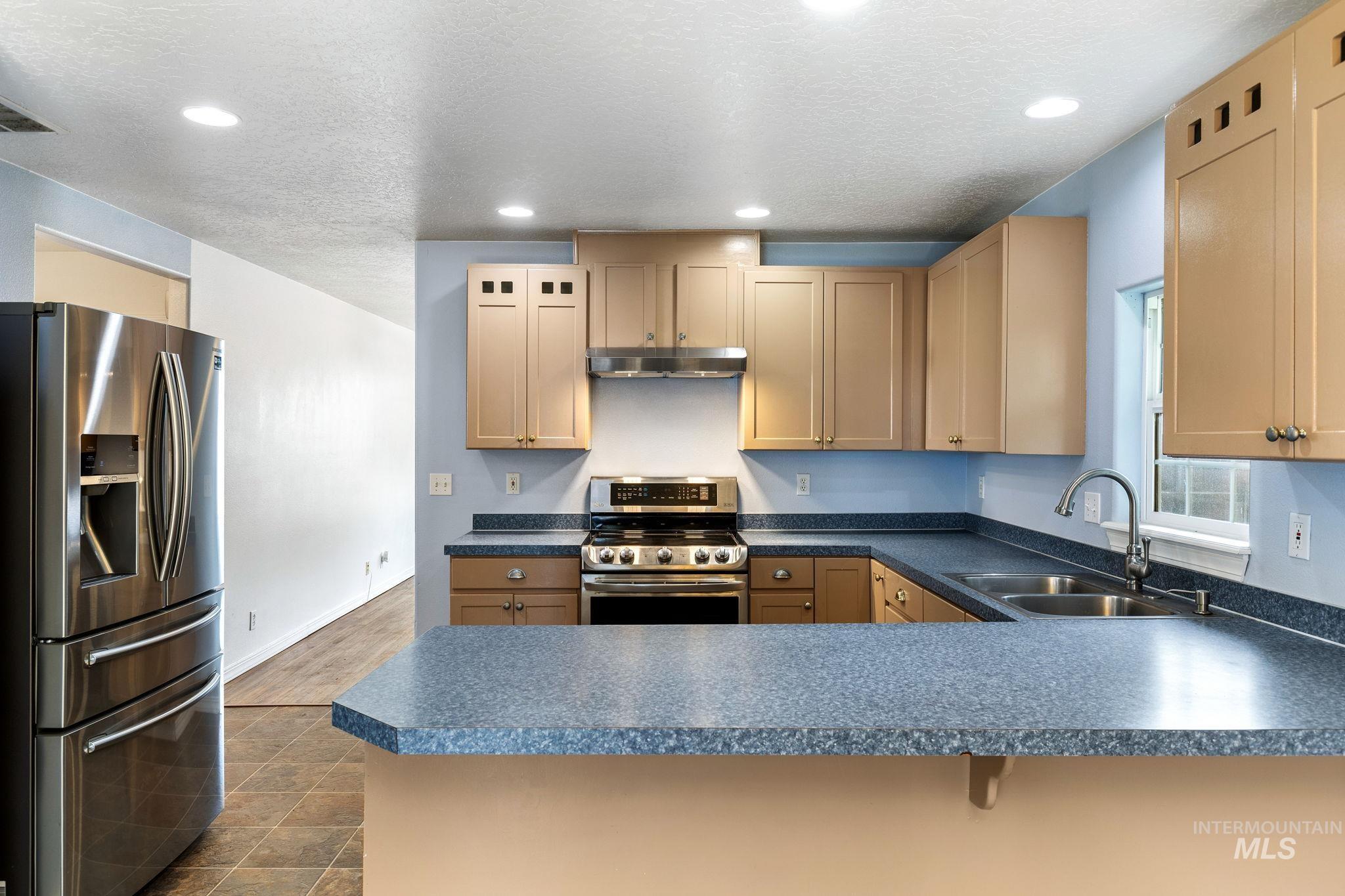 617 Lake Lowell, Nampa, Idaho 83686, 3 Bedrooms, 2 Bathrooms, Residential For Sale, Price $379,000, 98997514
