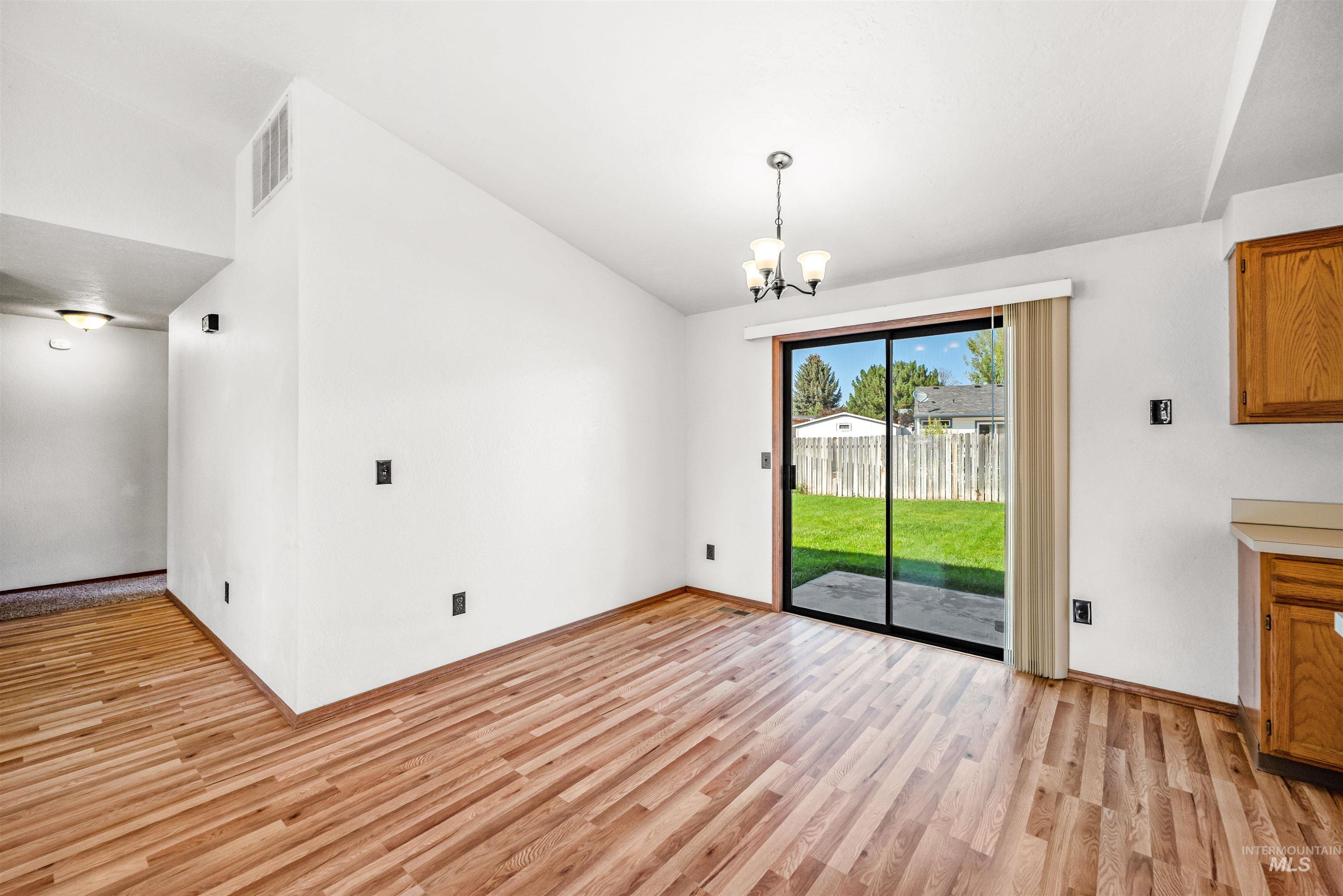300 Meadowbrook Dr, Nampa, Idaho 83686, 3 Bedrooms, 2 Bathrooms, Residential For Sale, Price $364,900,MLS 98997515