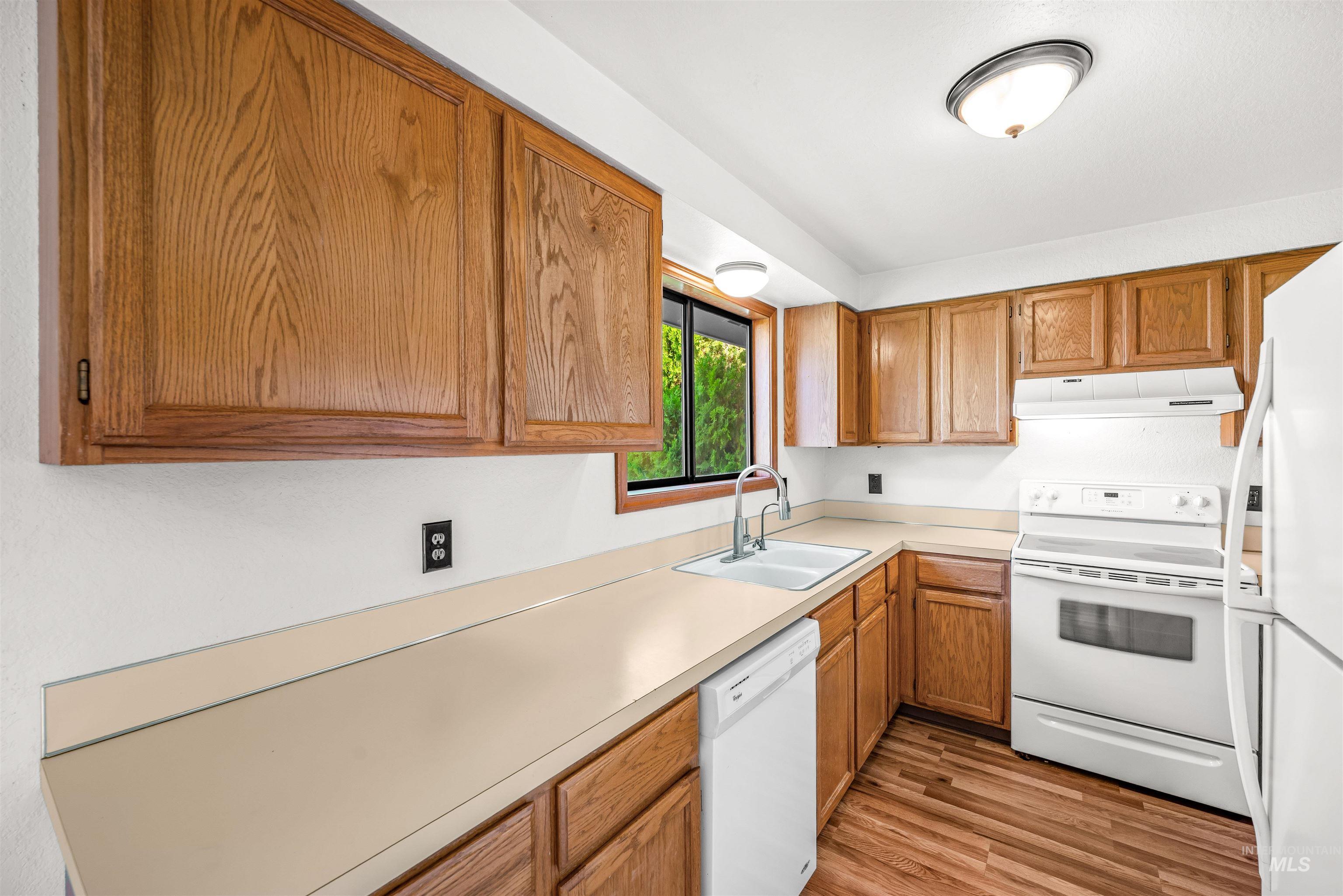 300 Meadowbrook Dr, Nampa, Idaho 83686, 3 Bedrooms, 2 Bathrooms, Residential For Sale, Price $364,900,MLS 98997515