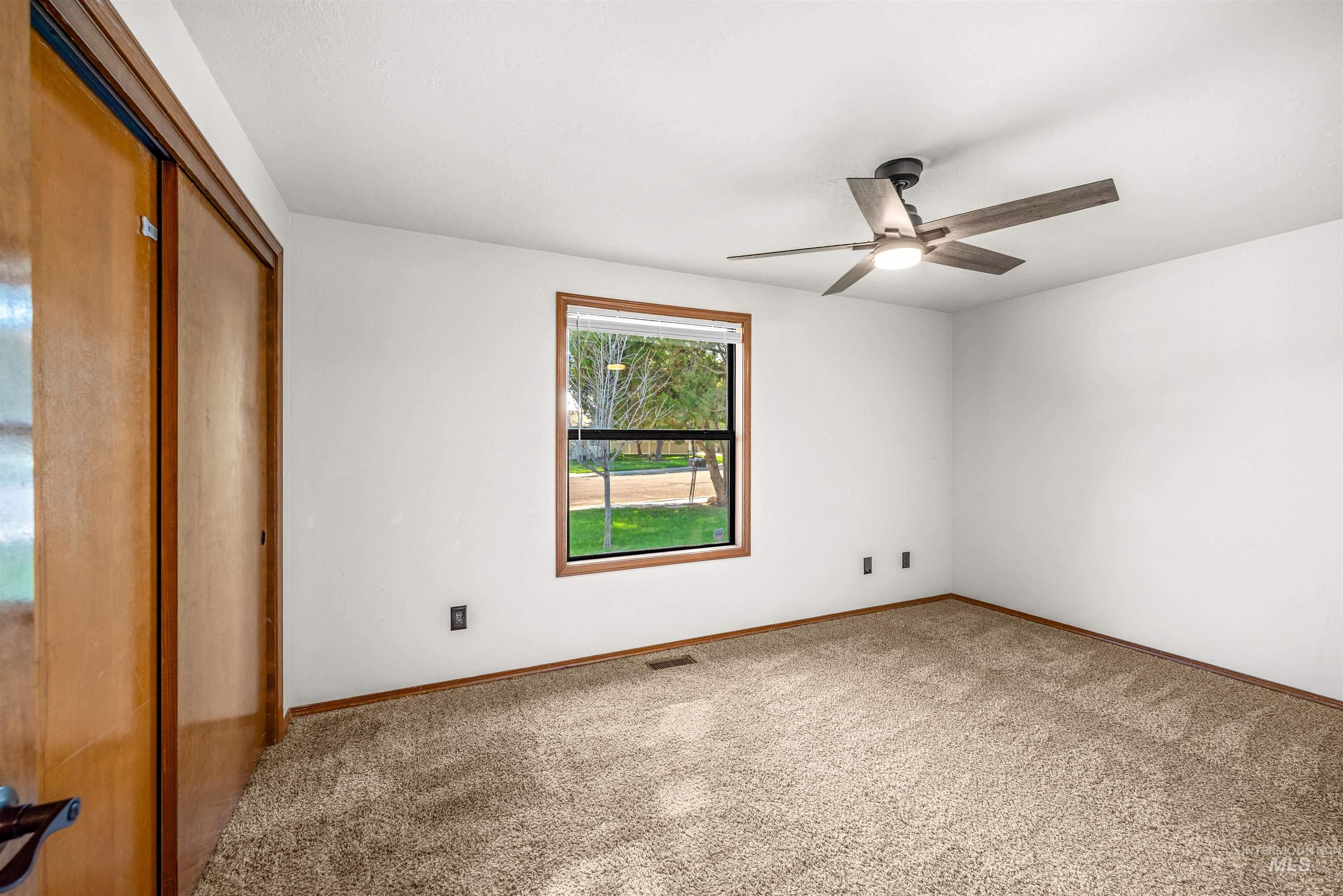 300 Meadowbrook Dr, Nampa, Idaho 83686, 3 Bedrooms, 2 Bathrooms, Residential For Sale, Price $364,900,MLS 98997515
