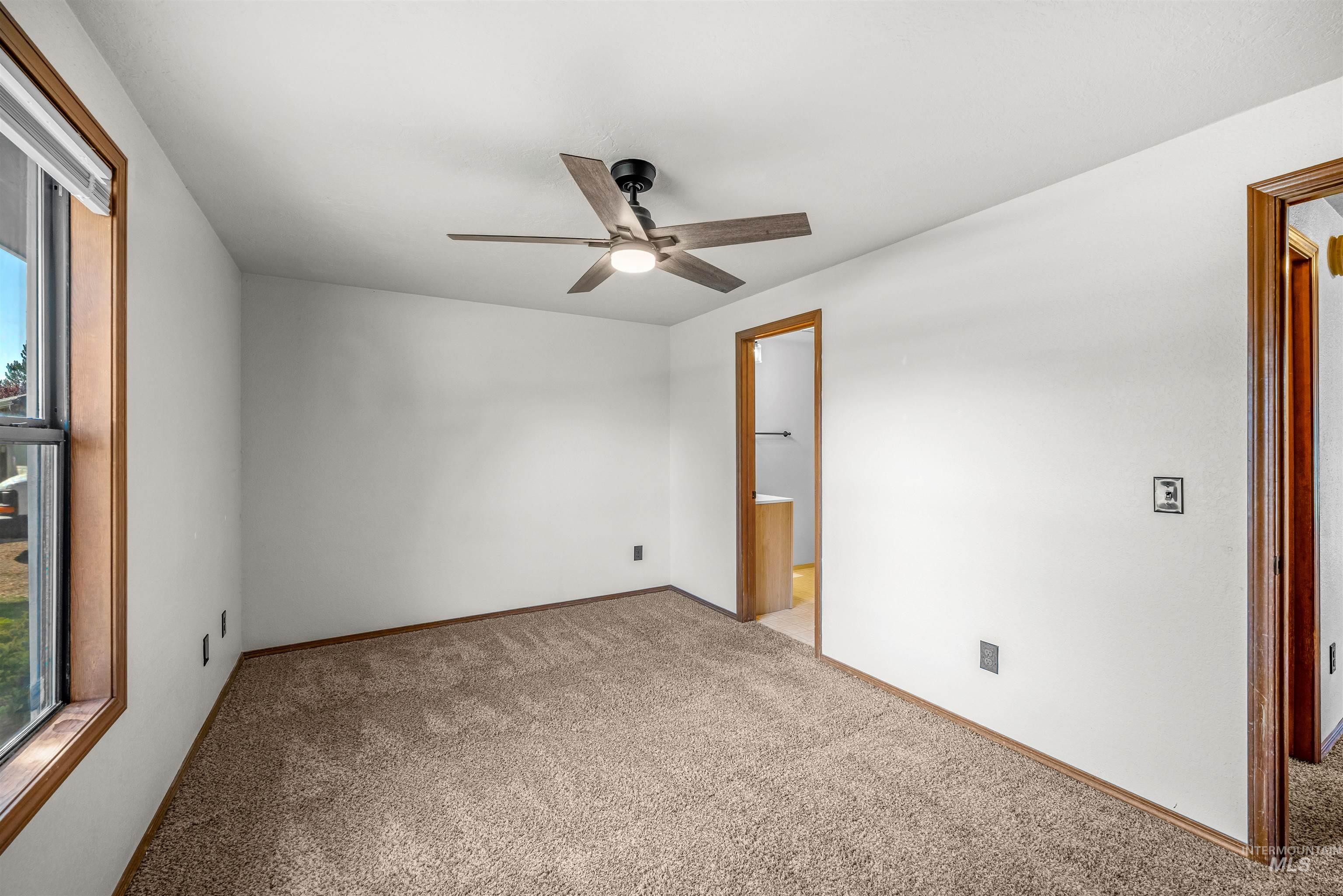 300 Meadowbrook Dr, Nampa, Idaho 83686, 3 Bedrooms, 2 Bathrooms, Residential For Sale, Price $364,900,MLS 98997515