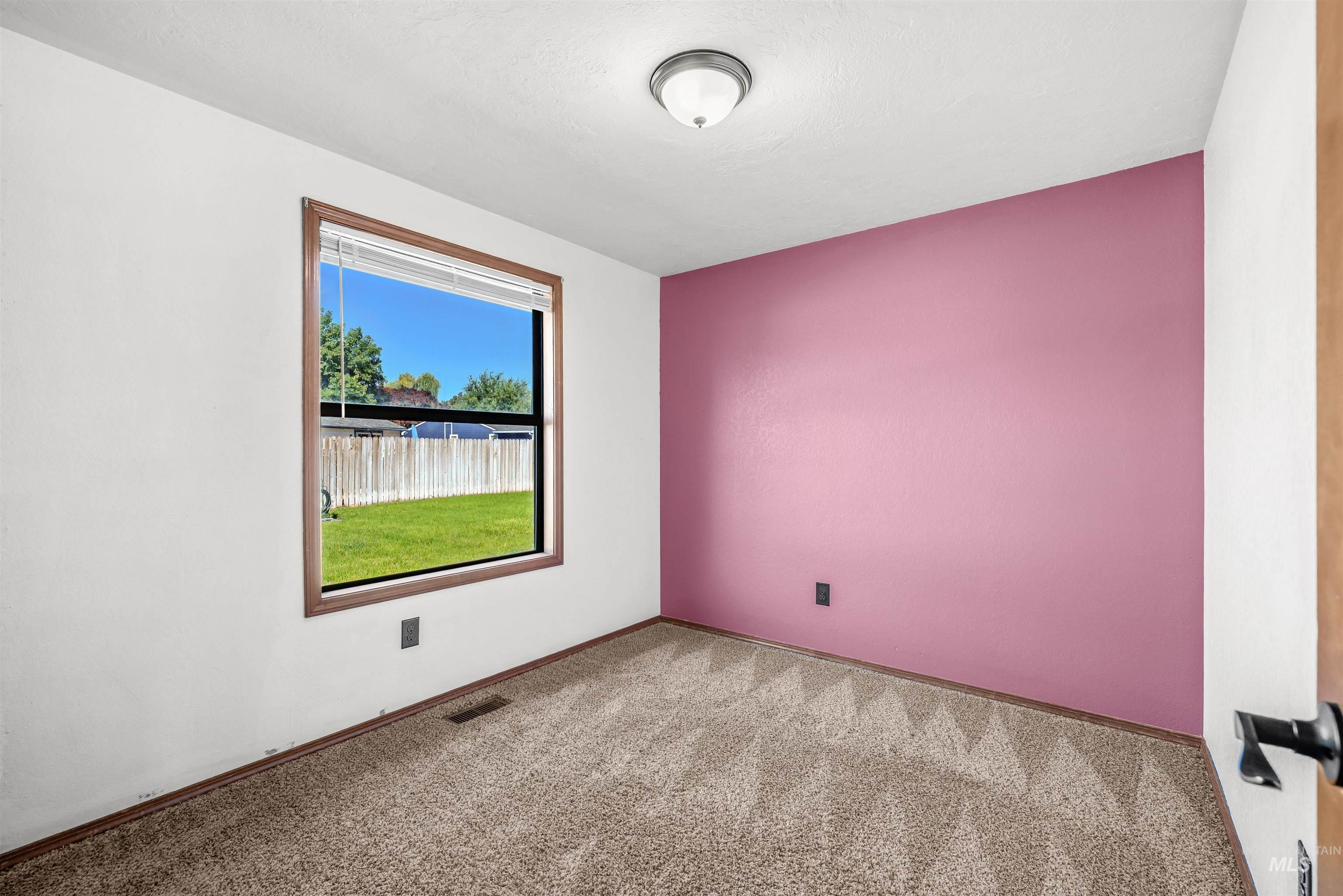 300 Meadowbrook Dr, Nampa, Idaho 83686, 3 Bedrooms, 2 Bathrooms, Residential For Sale, Price $364,900,MLS 98997515