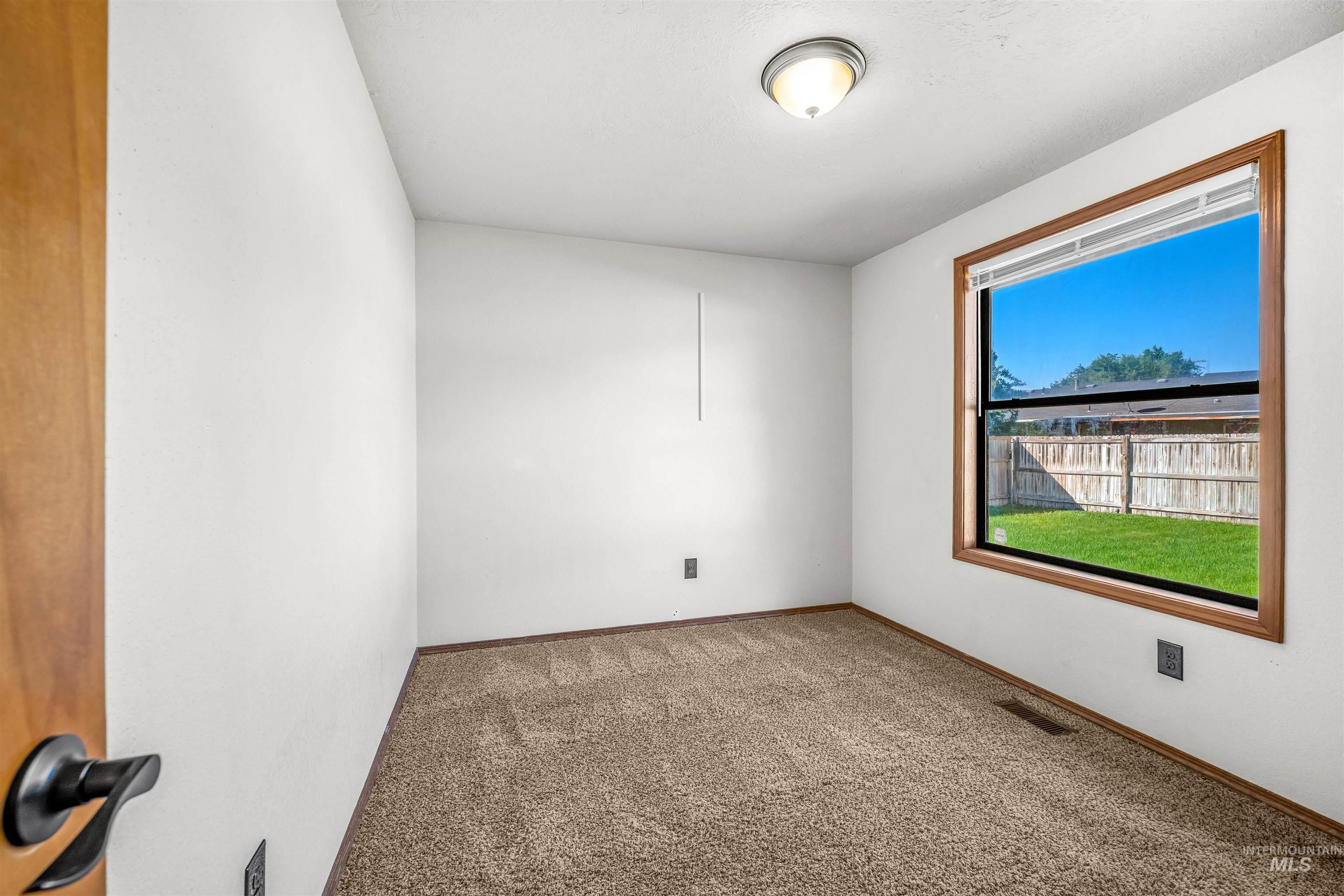 300 Meadowbrook Dr, Nampa, Idaho 83686, 3 Bedrooms, 2 Bathrooms, Residential For Sale, Price $364,900,MLS 98997515