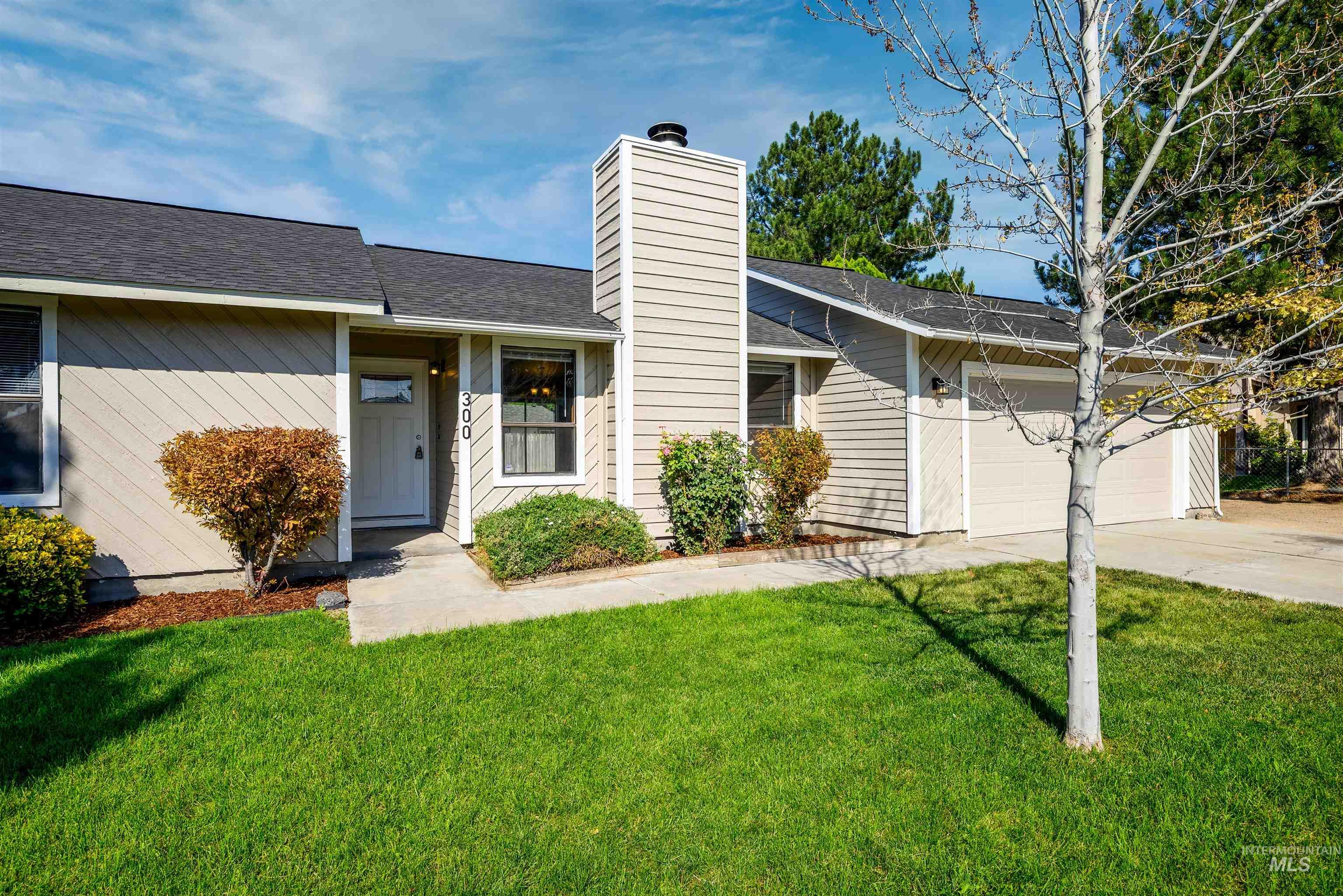 300 Meadowbrook Dr, Nampa, Idaho 83686, 3 Bedrooms, 2 Bathrooms, Residential For Sale, Price $364,900,MLS 98997515