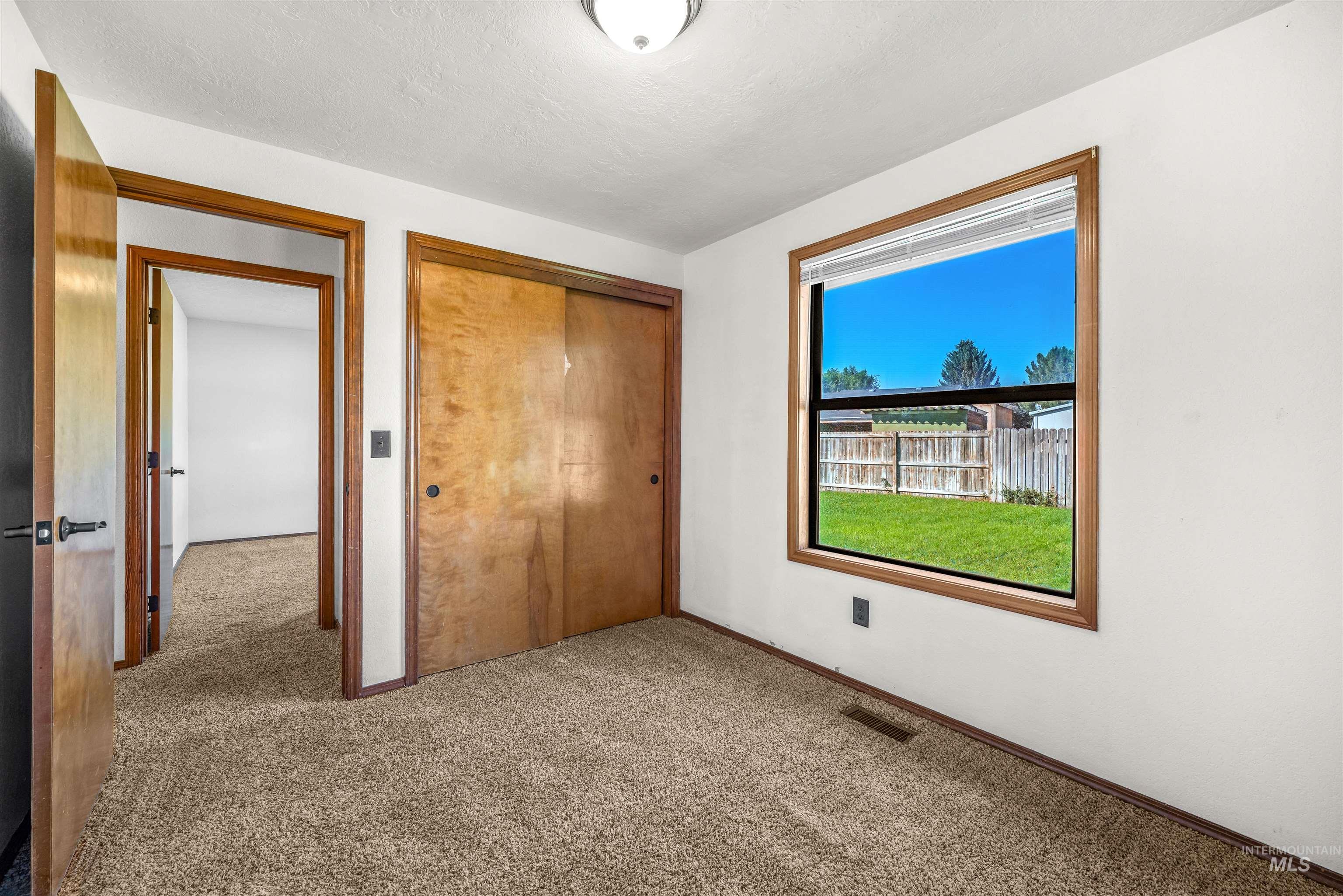 300 Meadowbrook Dr, Nampa, Idaho 83686, 3 Bedrooms, 2 Bathrooms, Residential For Sale, Price $364,900,MLS 98997515