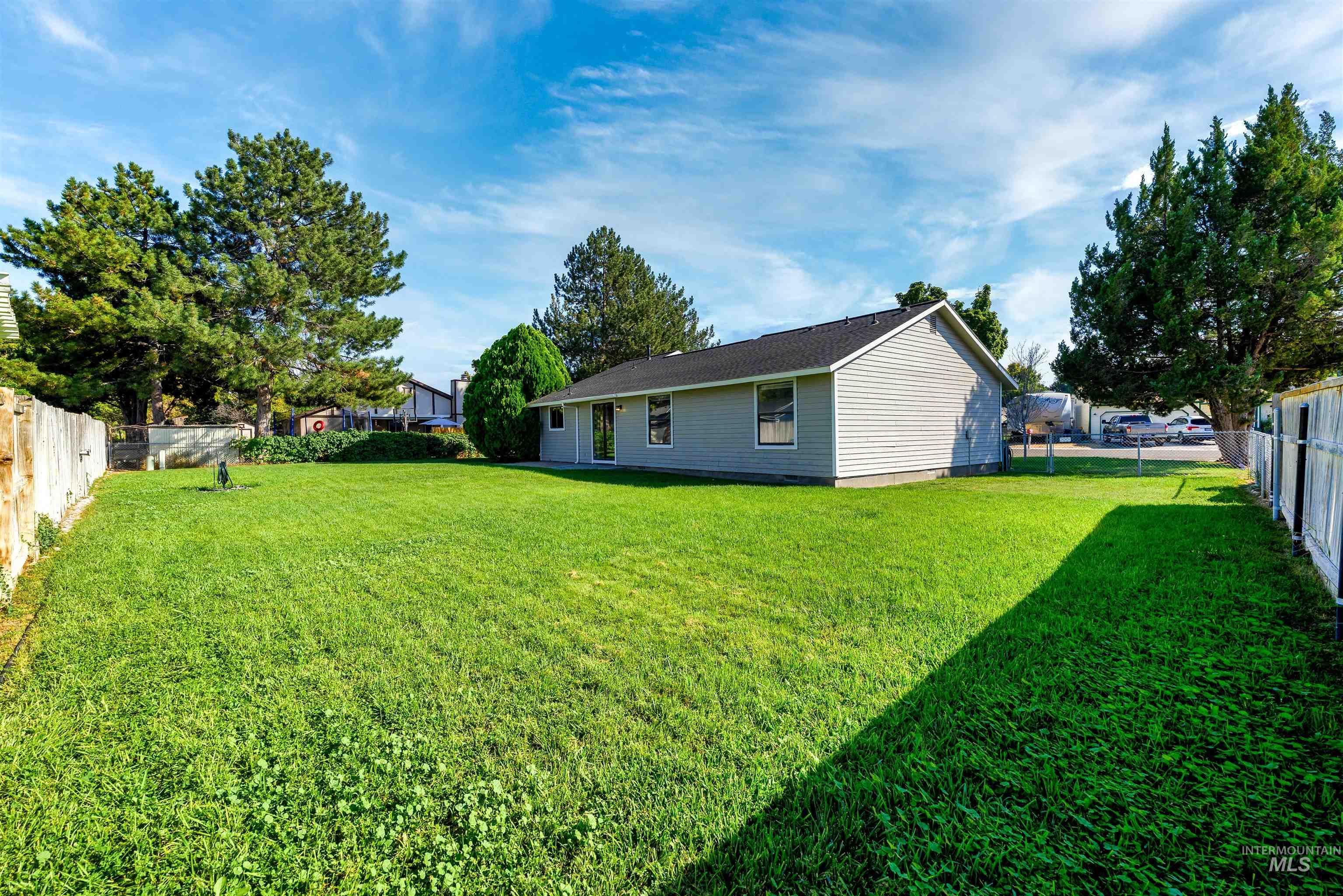 300 Meadowbrook Dr, Nampa, Idaho 83686, 3 Bedrooms, 2 Bathrooms, Residential For Sale, Price $364,900,MLS 98997515