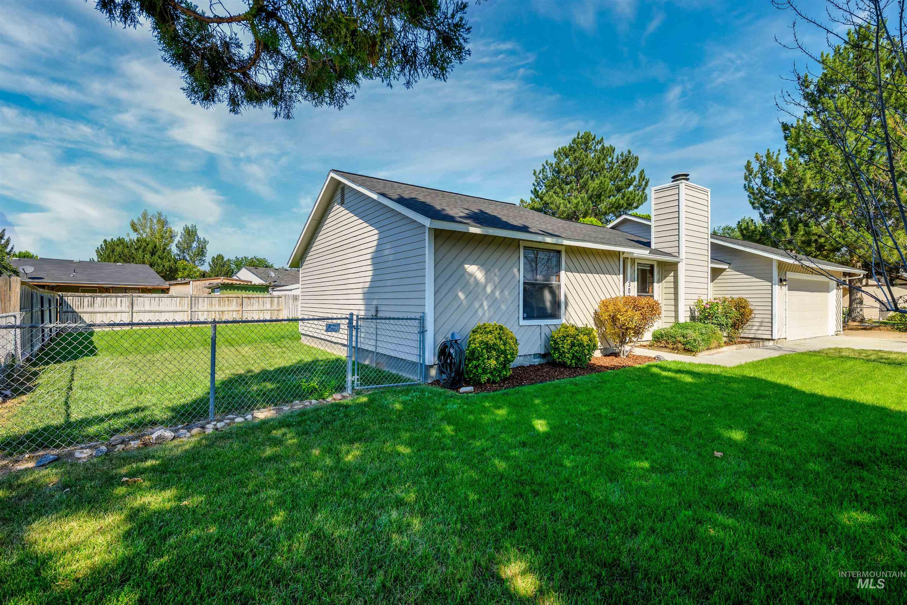 300 Meadowbrook Dr, Nampa, Idaho 83686, 3 Bedrooms, 2 Bathrooms, Residential For Sale, Price $364,900,MLS 98997515