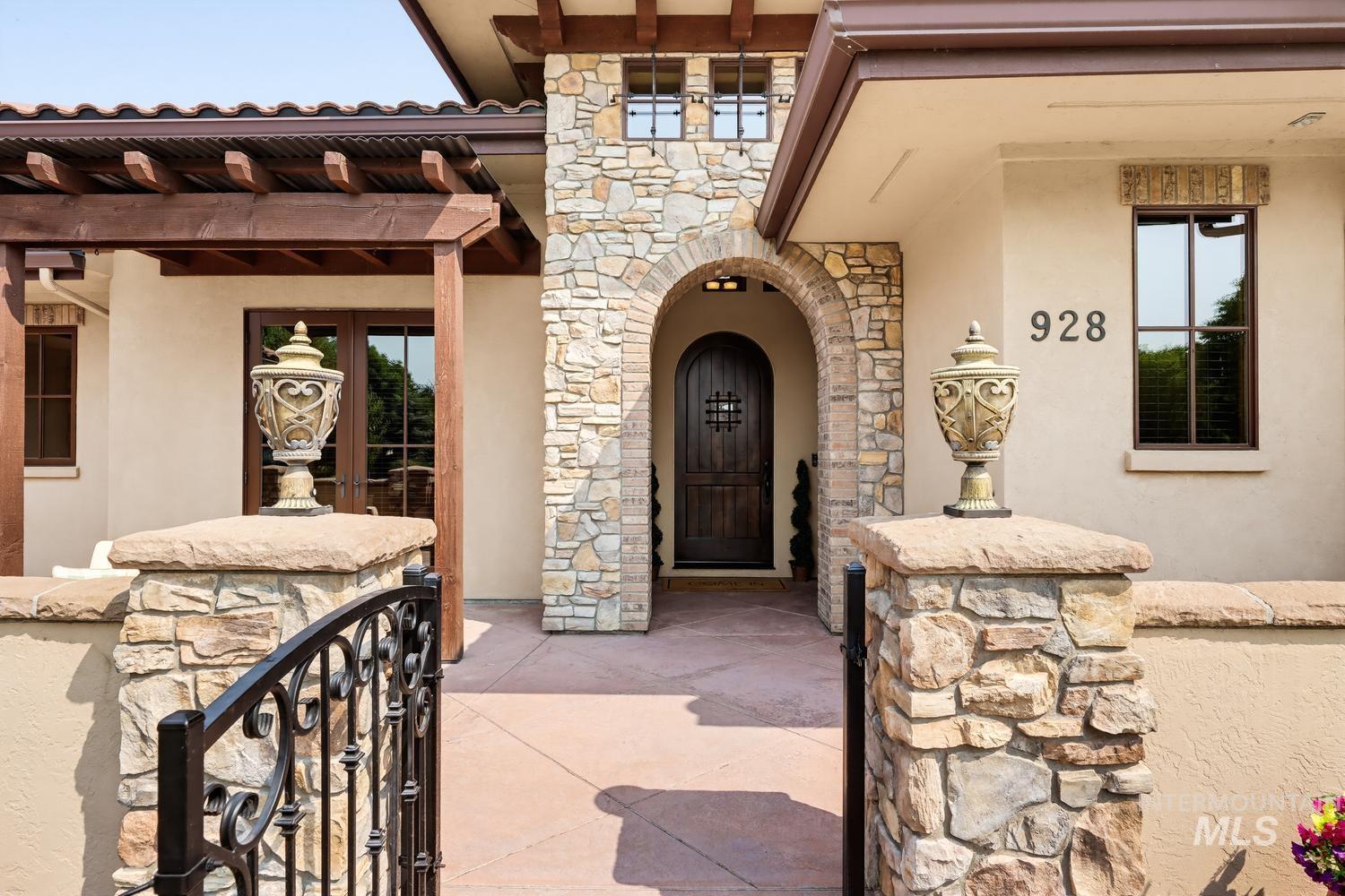 928 W Oceano Bello, Eagle, Idaho 83616, 3 Bedrooms, 3 Bathrooms, Residential For Sale, Price $1,695,000, 98997516