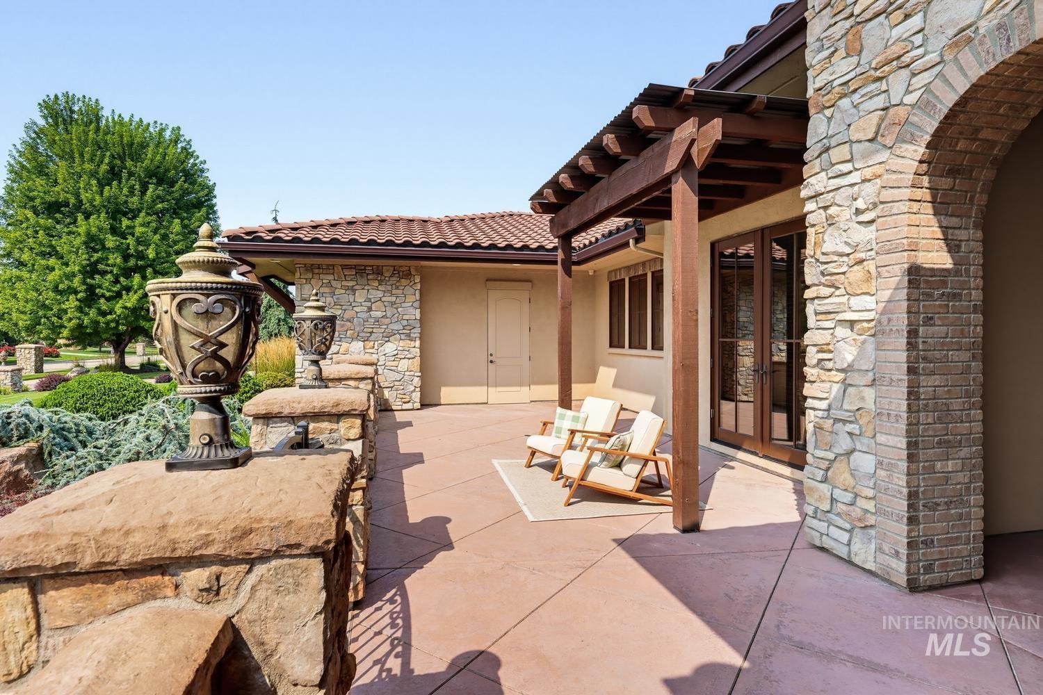 928 W Oceano Bello, Eagle, Idaho 83616, 3 Bedrooms, 3 Bathrooms, Residential For Sale, Price $1,695,000, 98997516