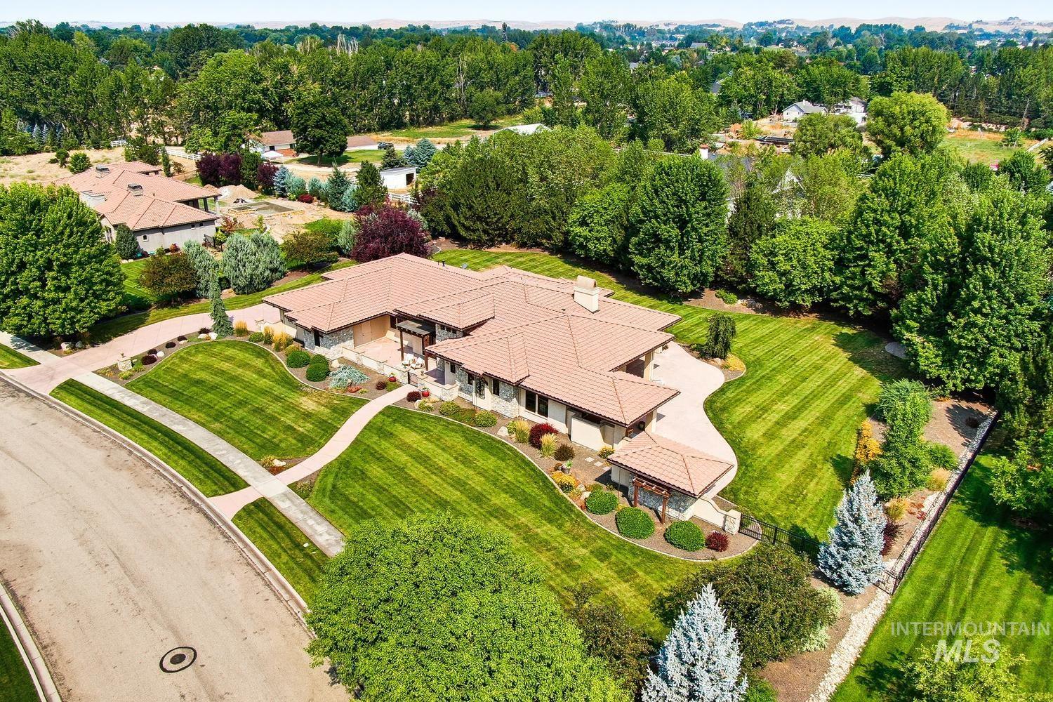 928 W Oceano Bello, Eagle, Idaho 83616, 3 Bedrooms, 3 Bathrooms, Residential For Sale, Price $1,695,000, 98997516