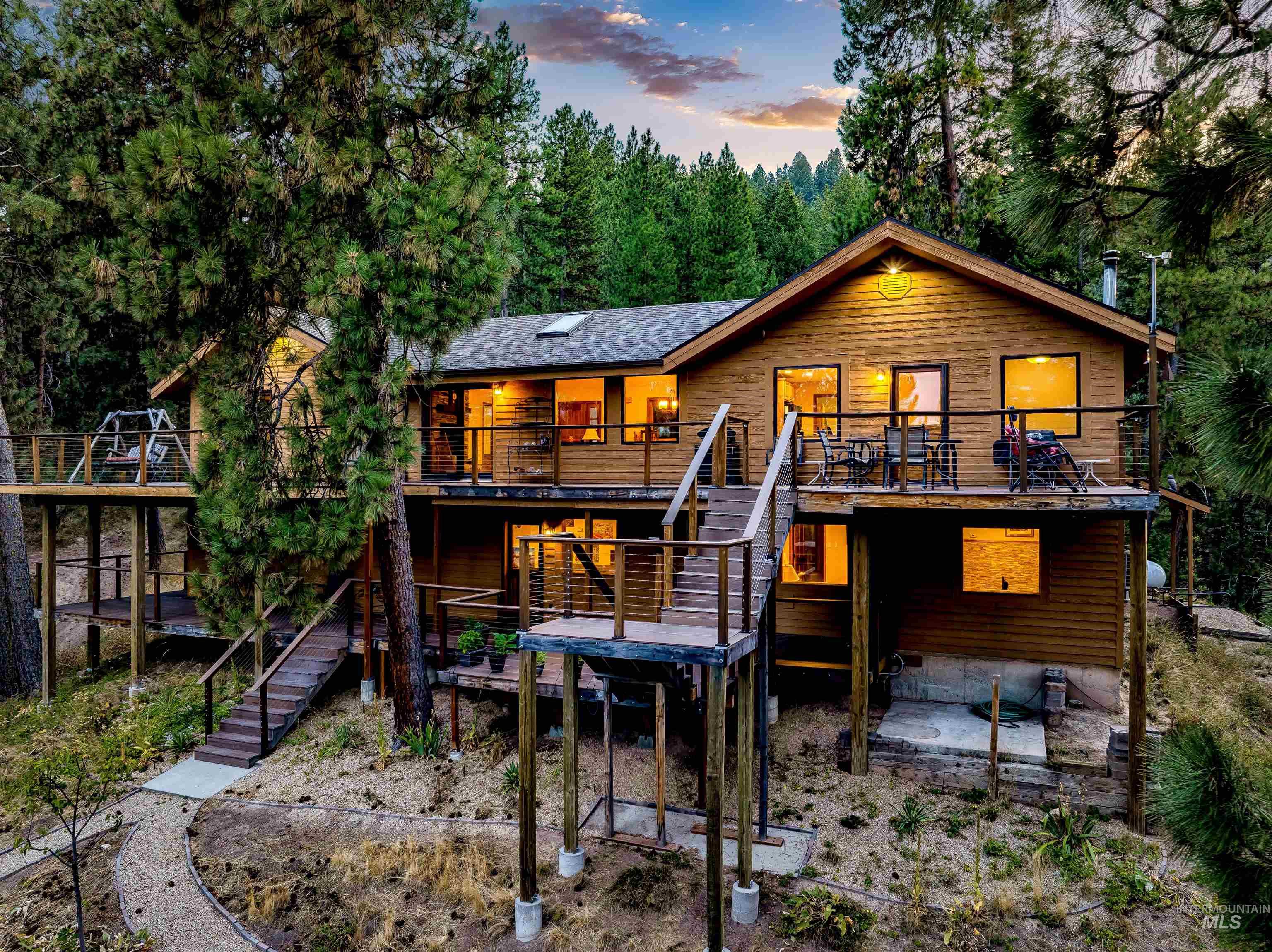 160 Forest Dr., Boise, Idaho 83716, 3 Bedrooms, 3 Bathrooms, Residential For Sale, Price $989,000, 98997520