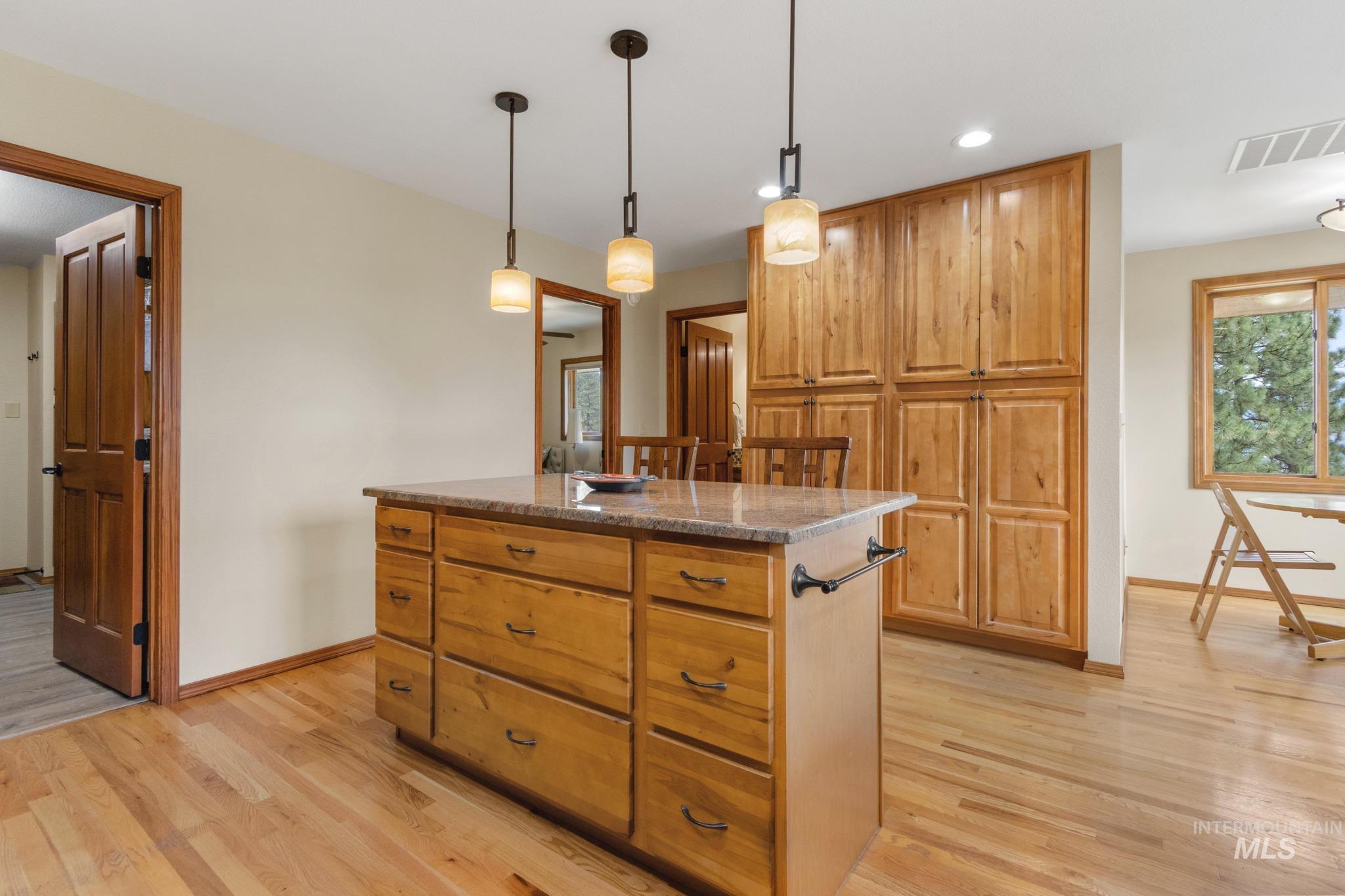 160 Forest Dr., Boise, Idaho 83716, 3 Bedrooms, 3 Bathrooms, Residential For Sale, Price $925,000,MLS 98997520
