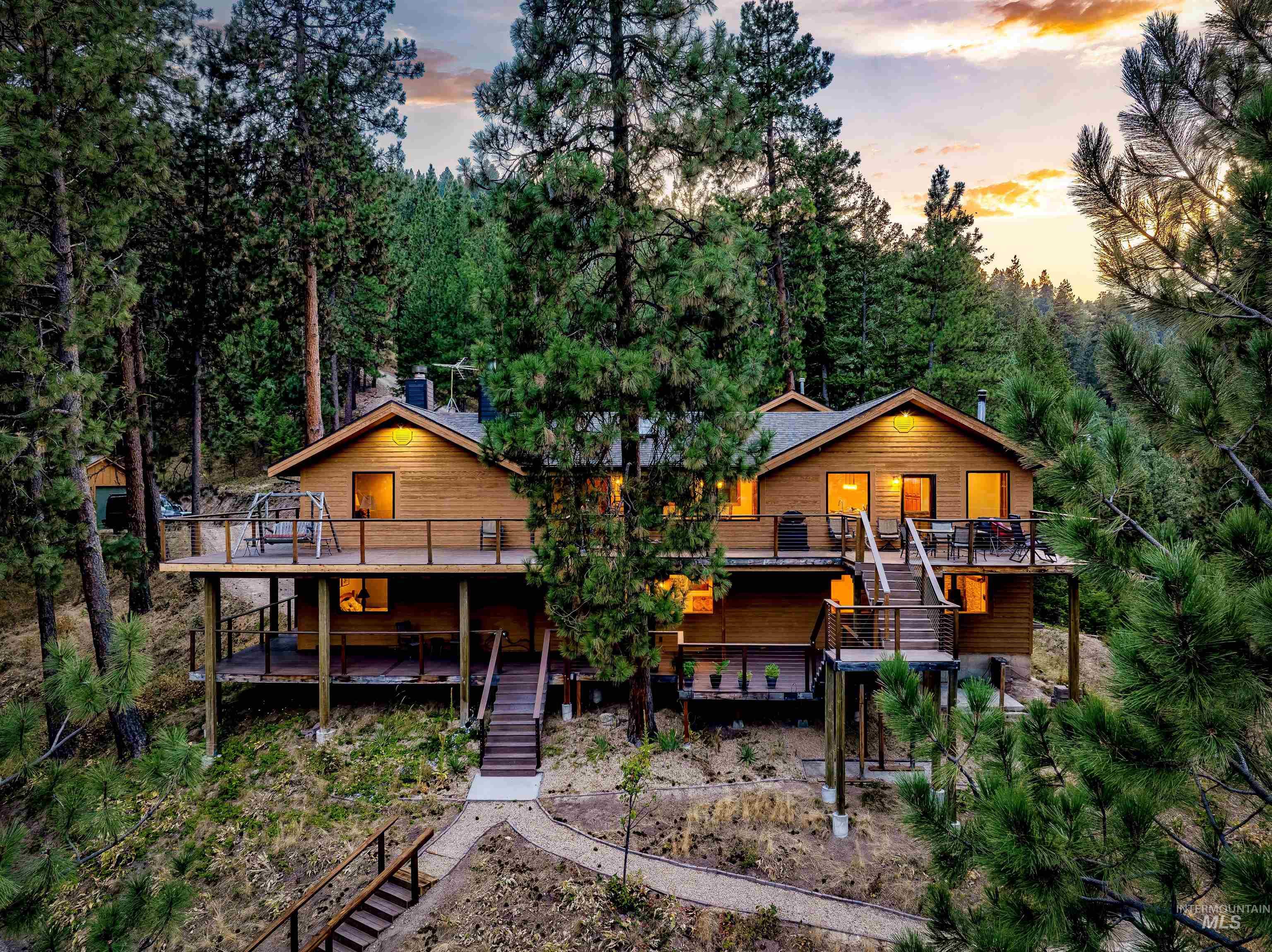 160 Forest Dr., Boise, Idaho 83716, 3 Bedrooms, 3 Bathrooms, Residential For Sale, Price $989,000, 98997520