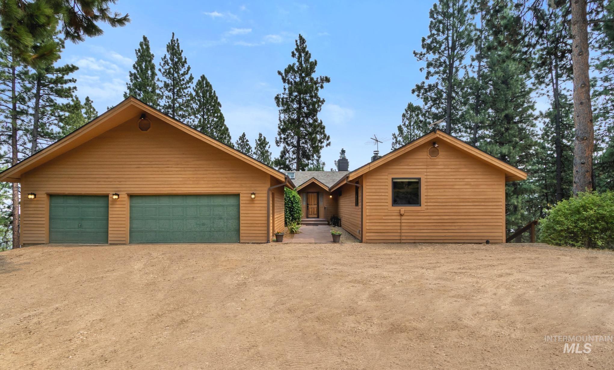 160 Forest Dr., Boise, Idaho 83716, 3 Bedrooms, 3 Bathrooms, Residential For Sale, Price $989,000, 98997520
