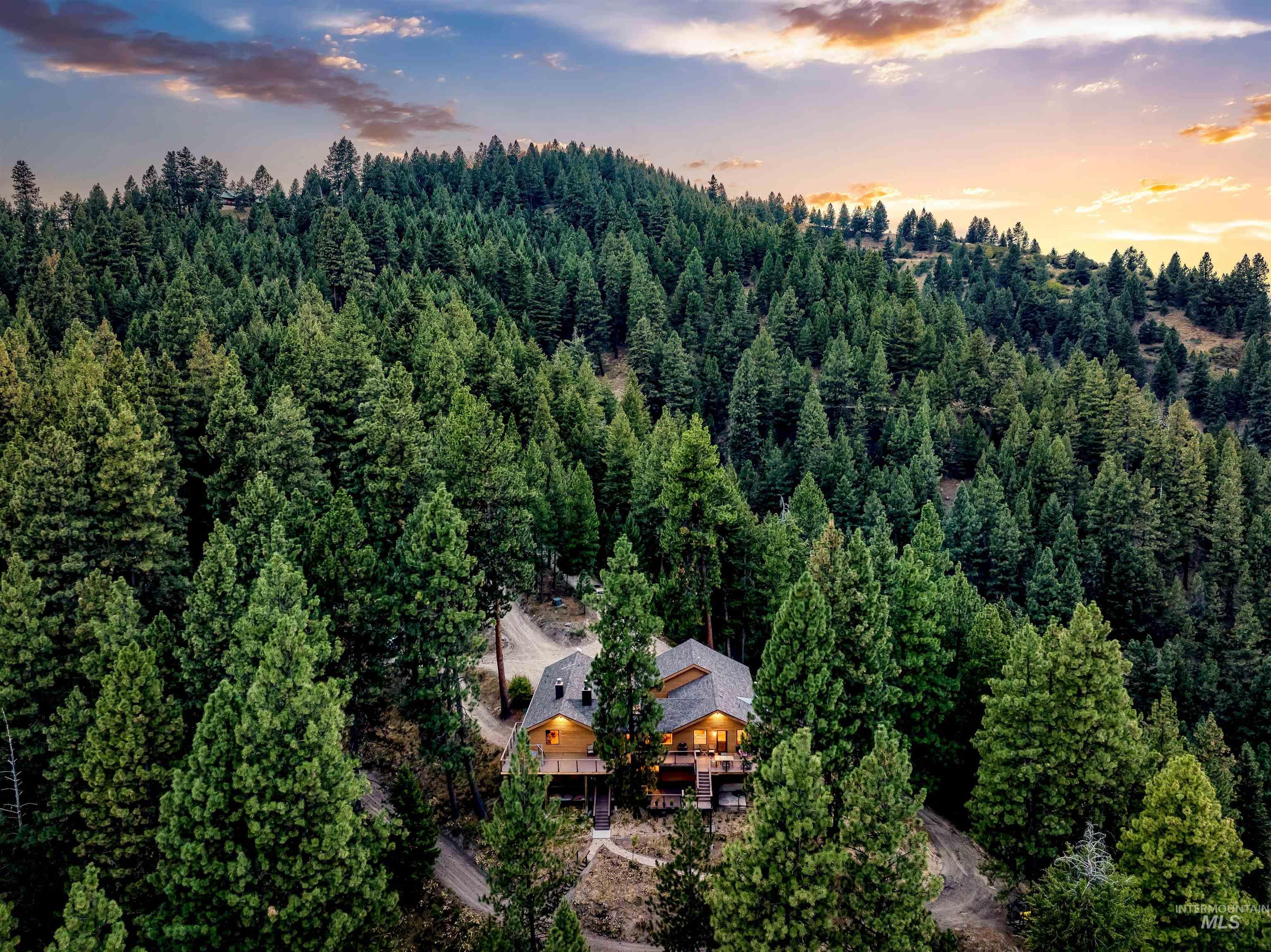 160 Forest Dr., Boise, Idaho 83716, 3 Bedrooms, 3 Bathrooms, Residential For Sale, Price $989,000, 98997520