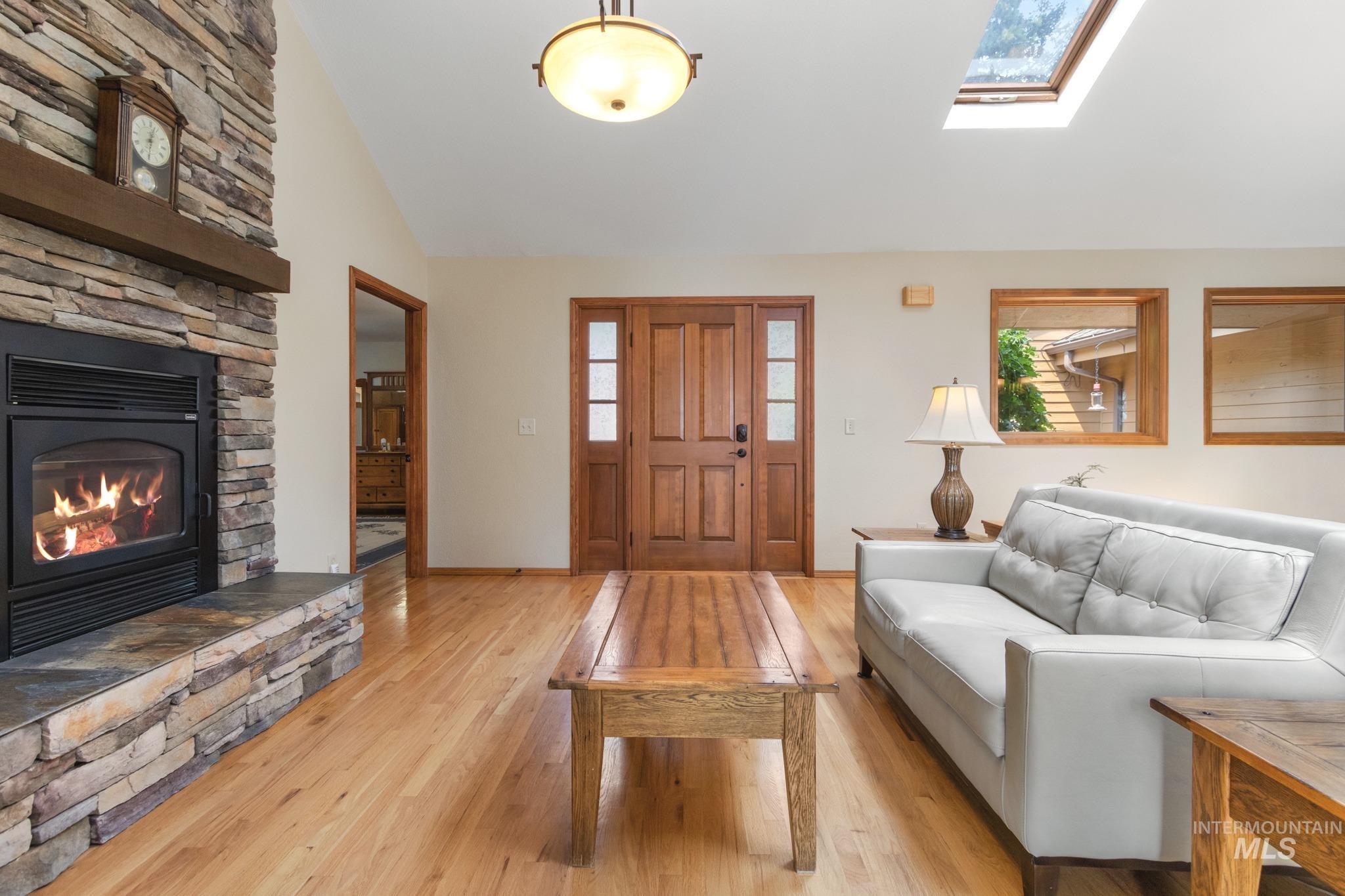 160 Forest Dr., Boise, Idaho 83716, 3 Bedrooms, 3 Bathrooms, Residential For Sale, Price $989,000, 98997520