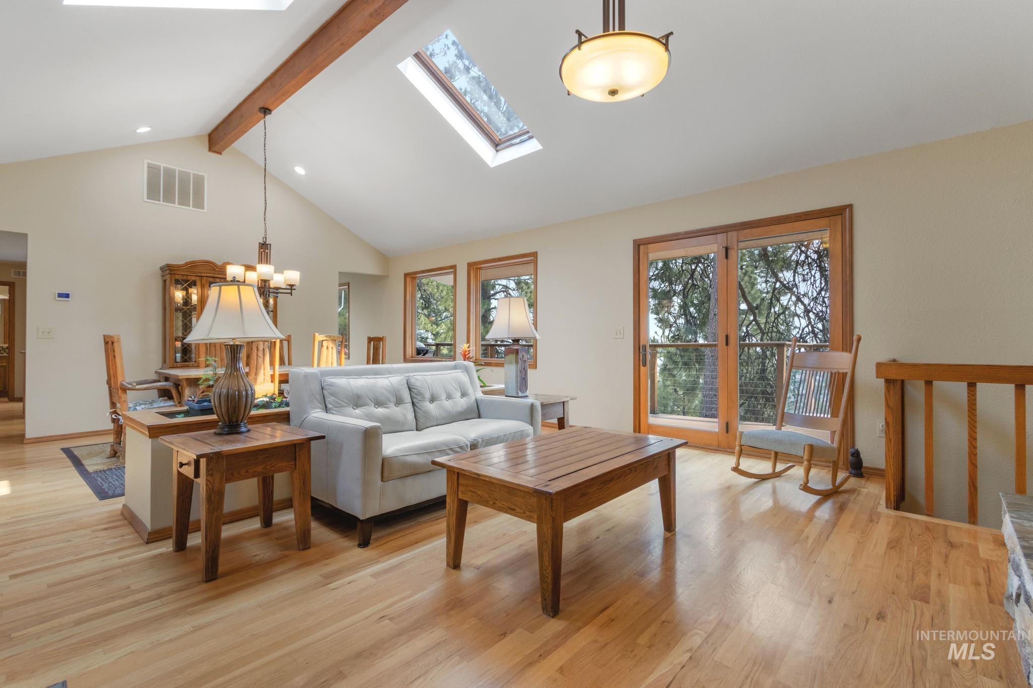 160 Forest Dr., Boise, Idaho 83716, 3 Bedrooms, 3 Bathrooms, Residential For Sale, Price $989,000, 98997520