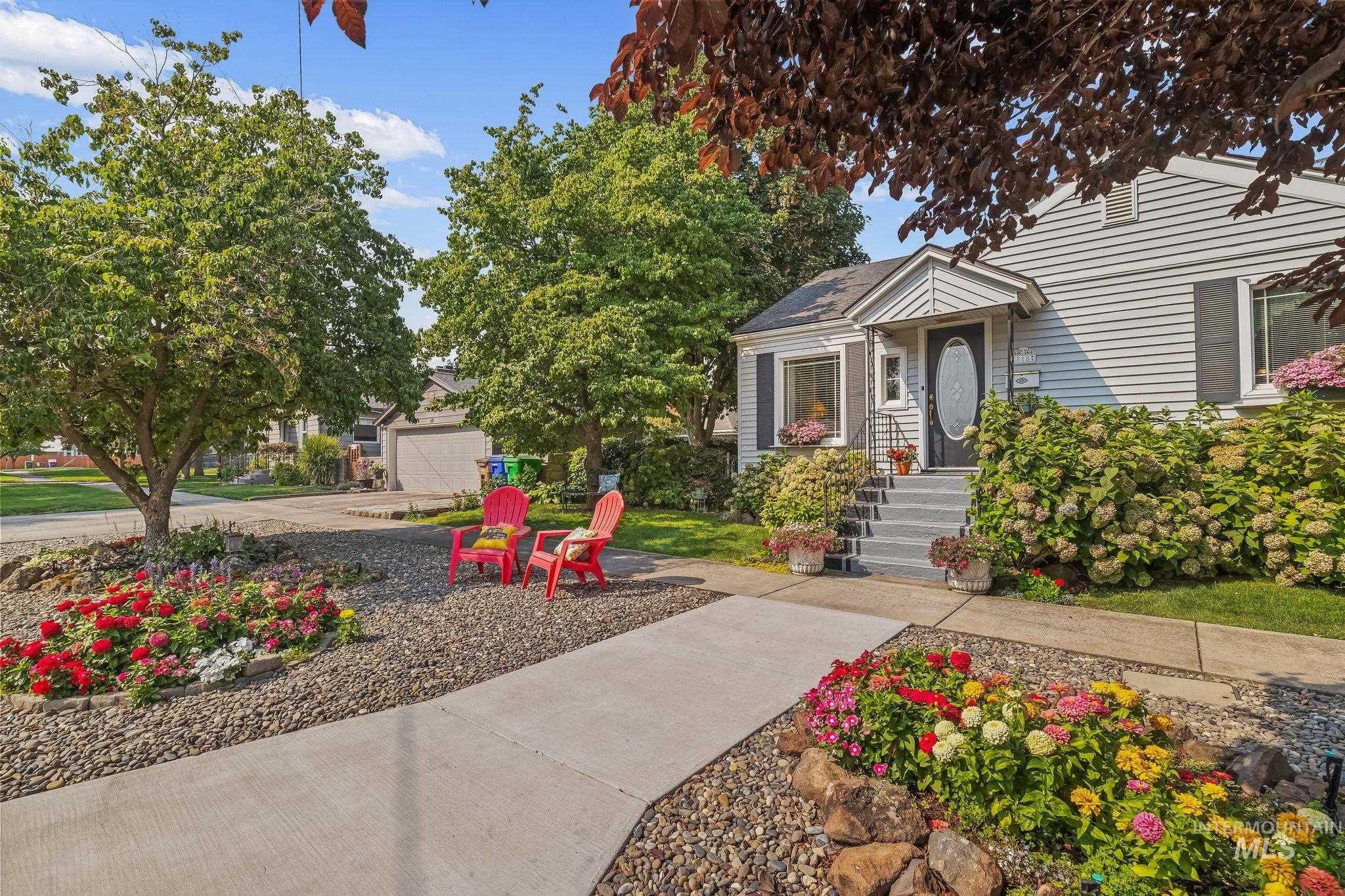 818 11th St, Lewiston, Idaho 83501, 4 Bedrooms, 2 Bathrooms, Residential For Sale, Price $365,000, 98997521