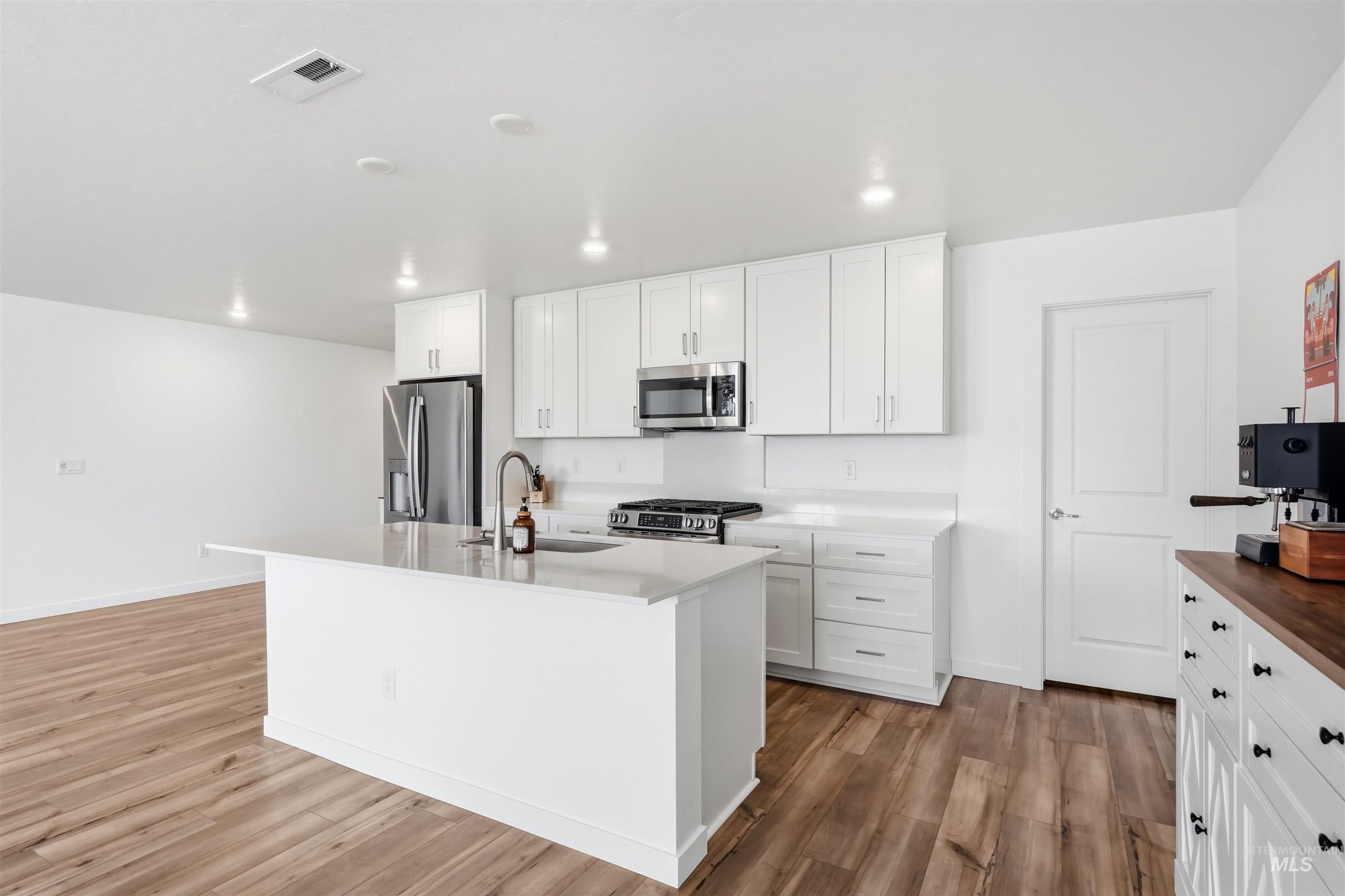 15332 Arcus Way, Caldwell, Idaho 83607, 3 Bedrooms, 2 Bathrooms, Residential For Sale, Price $460,000, 98997522