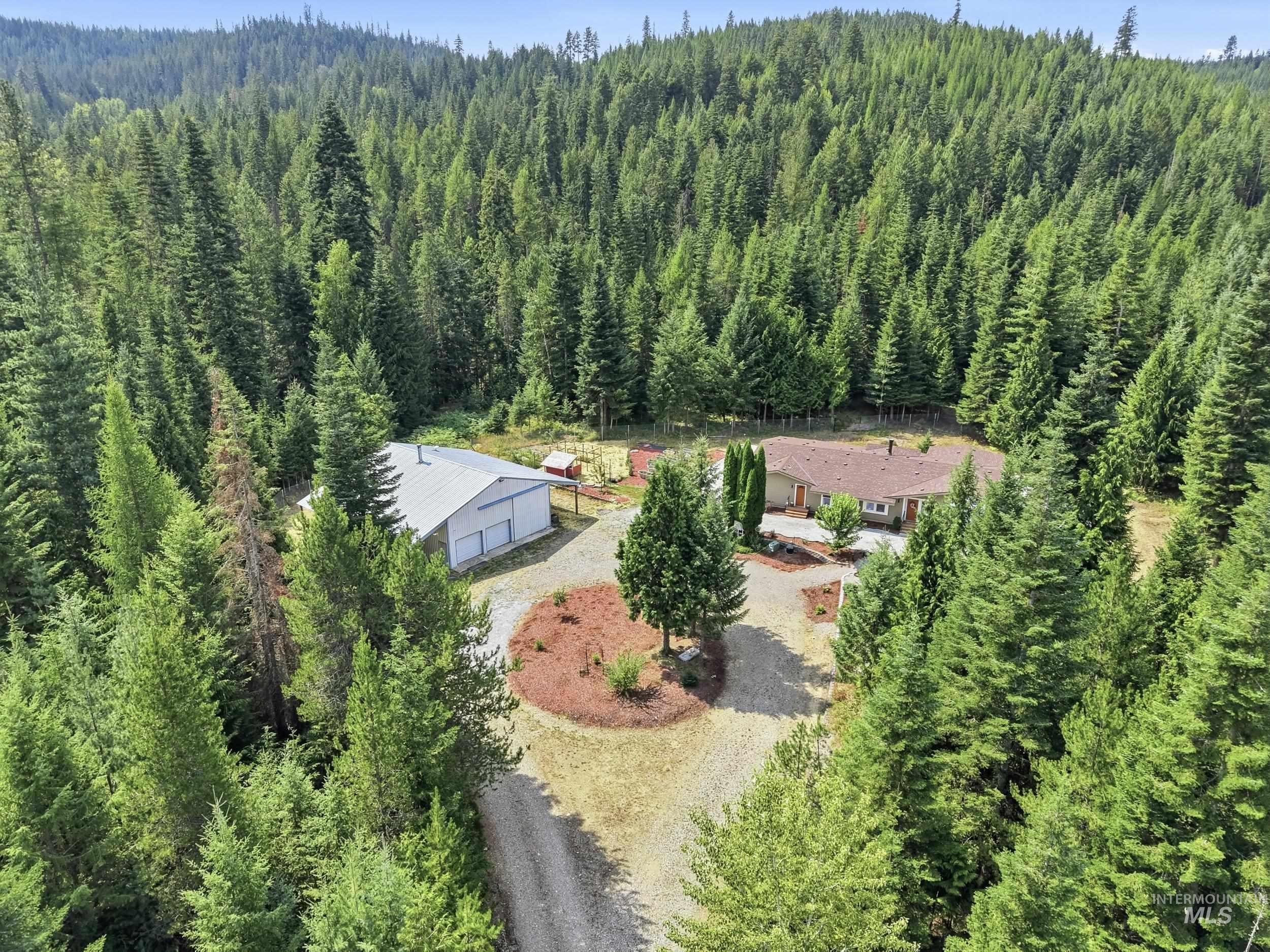 450 Parsons Dr, Priest River, Idaho 83856, 3 Bedrooms, 2 Bathrooms, Residential For Sale, Price $795,000, 98997531