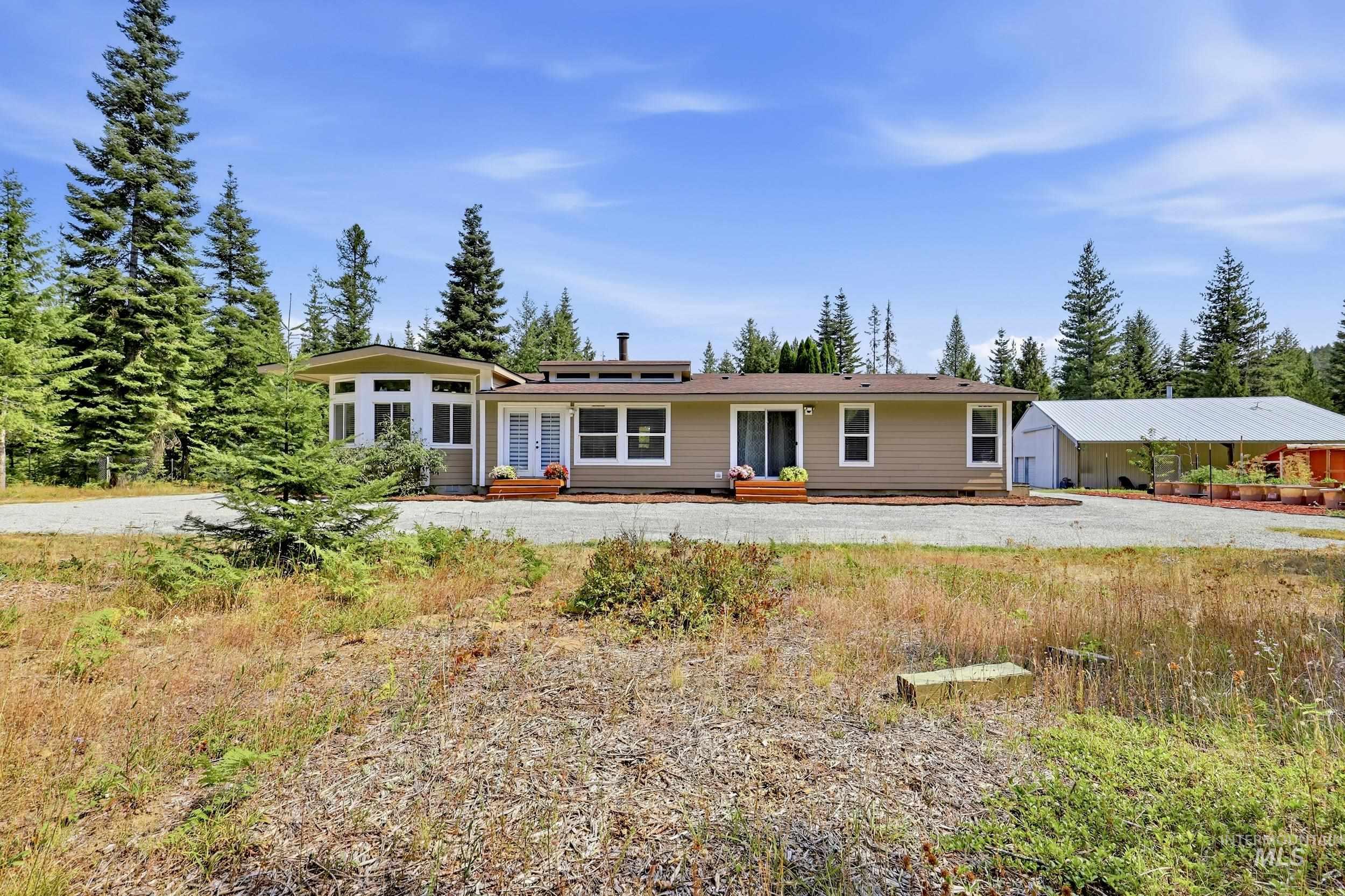 450 Parsons Dr, Priest River, Idaho 83856, 3 Bedrooms, 2 Bathrooms, Residential For Sale, Price $795,000, 98997531