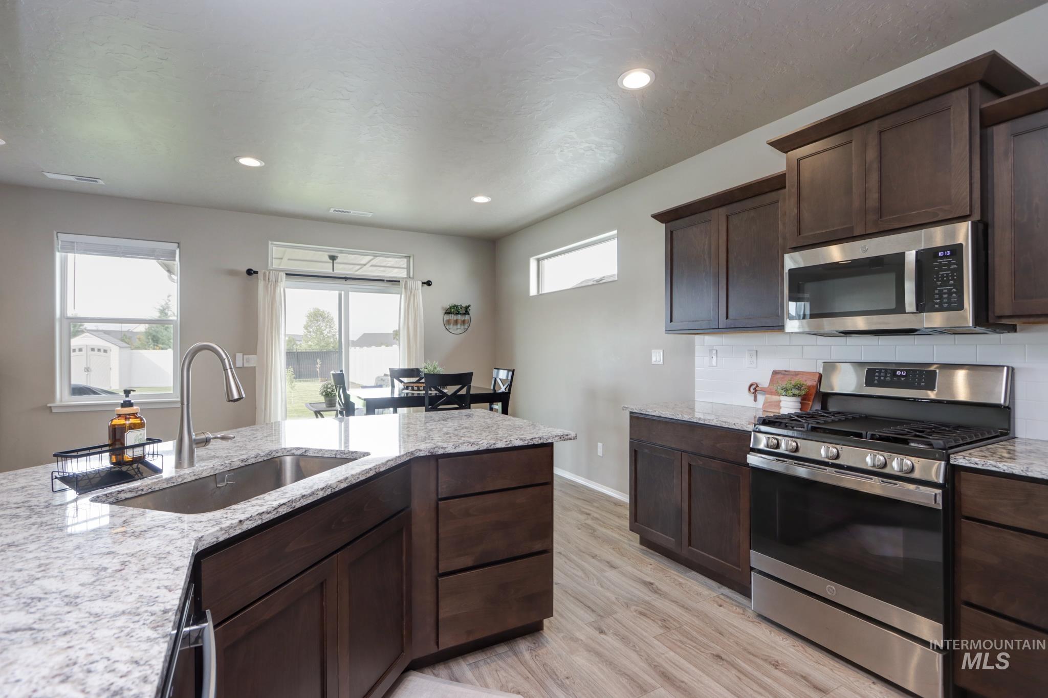 18557 White Rose Pl, Nampa, Idaho 83687, 3 Bedrooms, 2 Bathrooms, Residential For Sale, Price $420,000,MLS 98997532