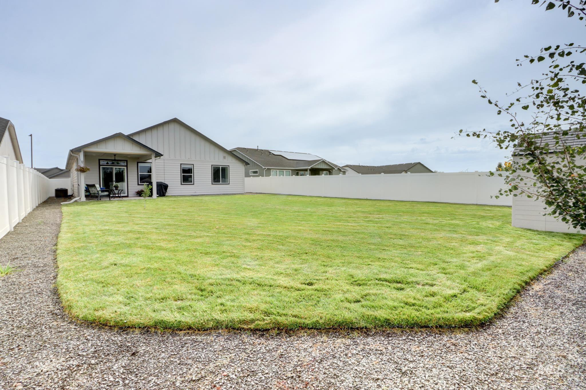 18557 White Rose Pl, Nampa, Idaho 83687, 3 Bedrooms, 2 Bathrooms, Residential For Sale, Price $420,000,MLS 98997532