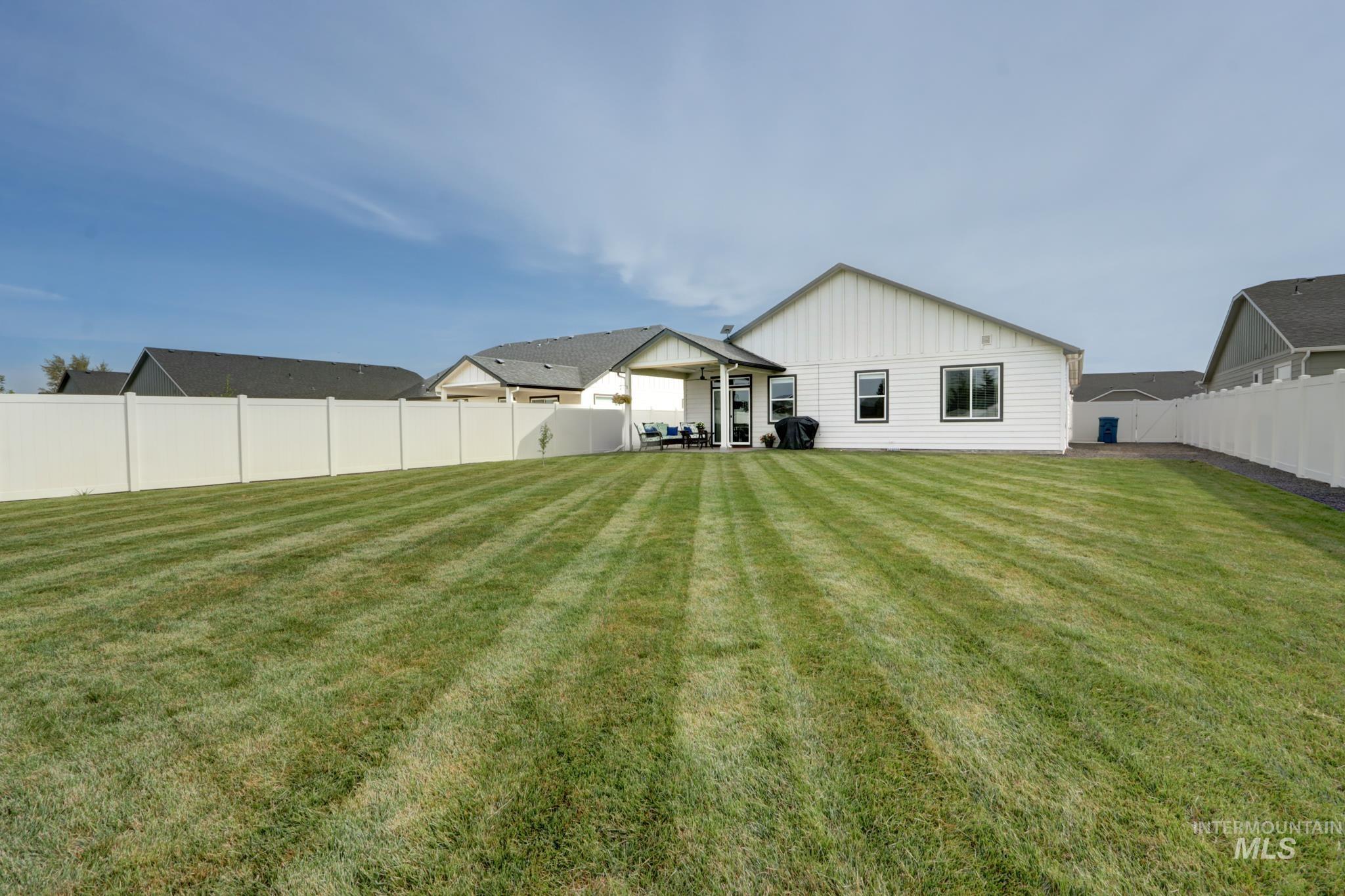 18557 White Rose Pl, Nampa, Idaho 83687, 3 Bedrooms, 2 Bathrooms, Residential For Sale, Price $420,000,MLS 98997532