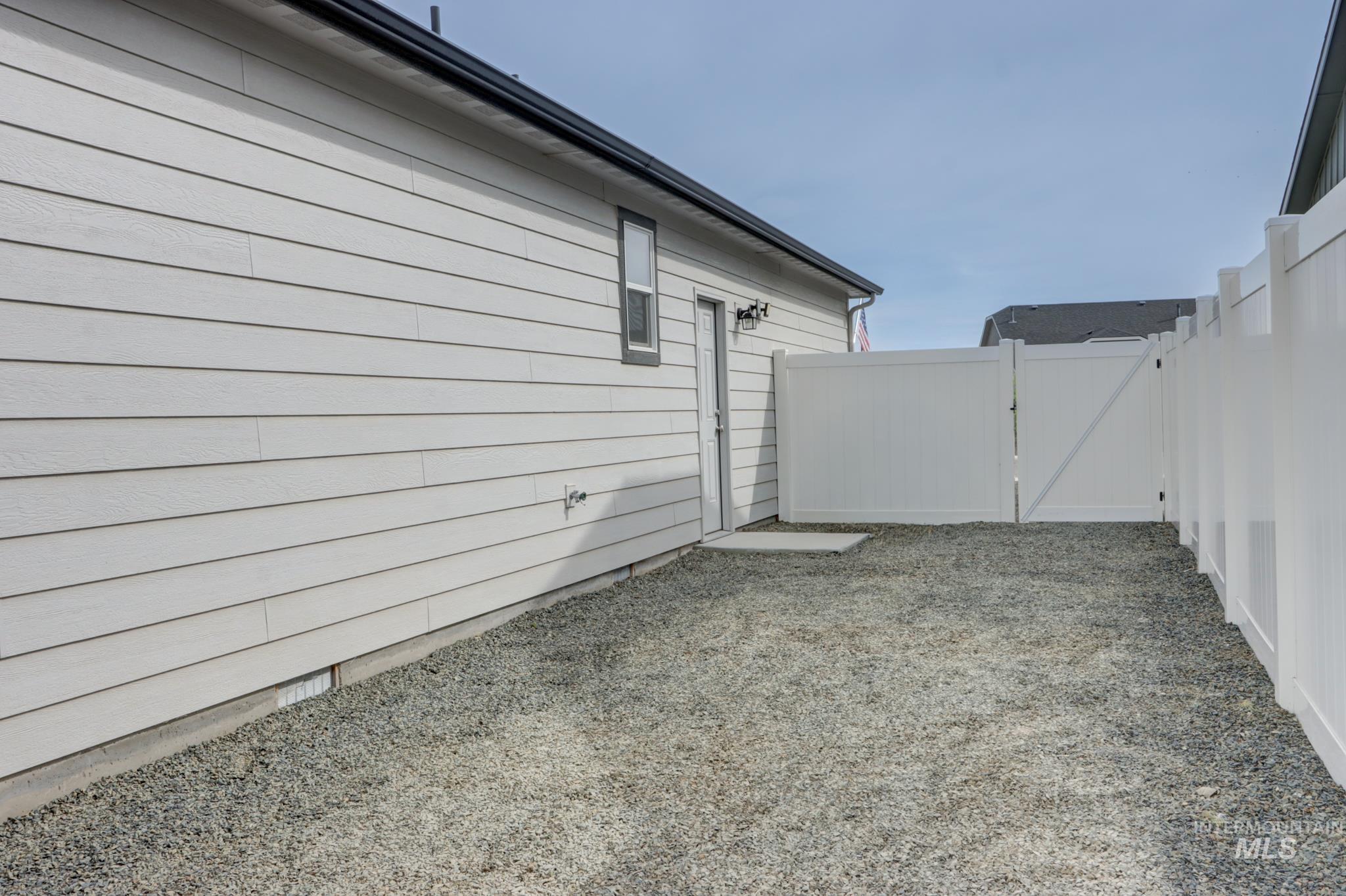 18557 White Rose Pl, Nampa, Idaho 83687, 3 Bedrooms, 2 Bathrooms, Residential For Sale, Price $420,000,MLS 98997532