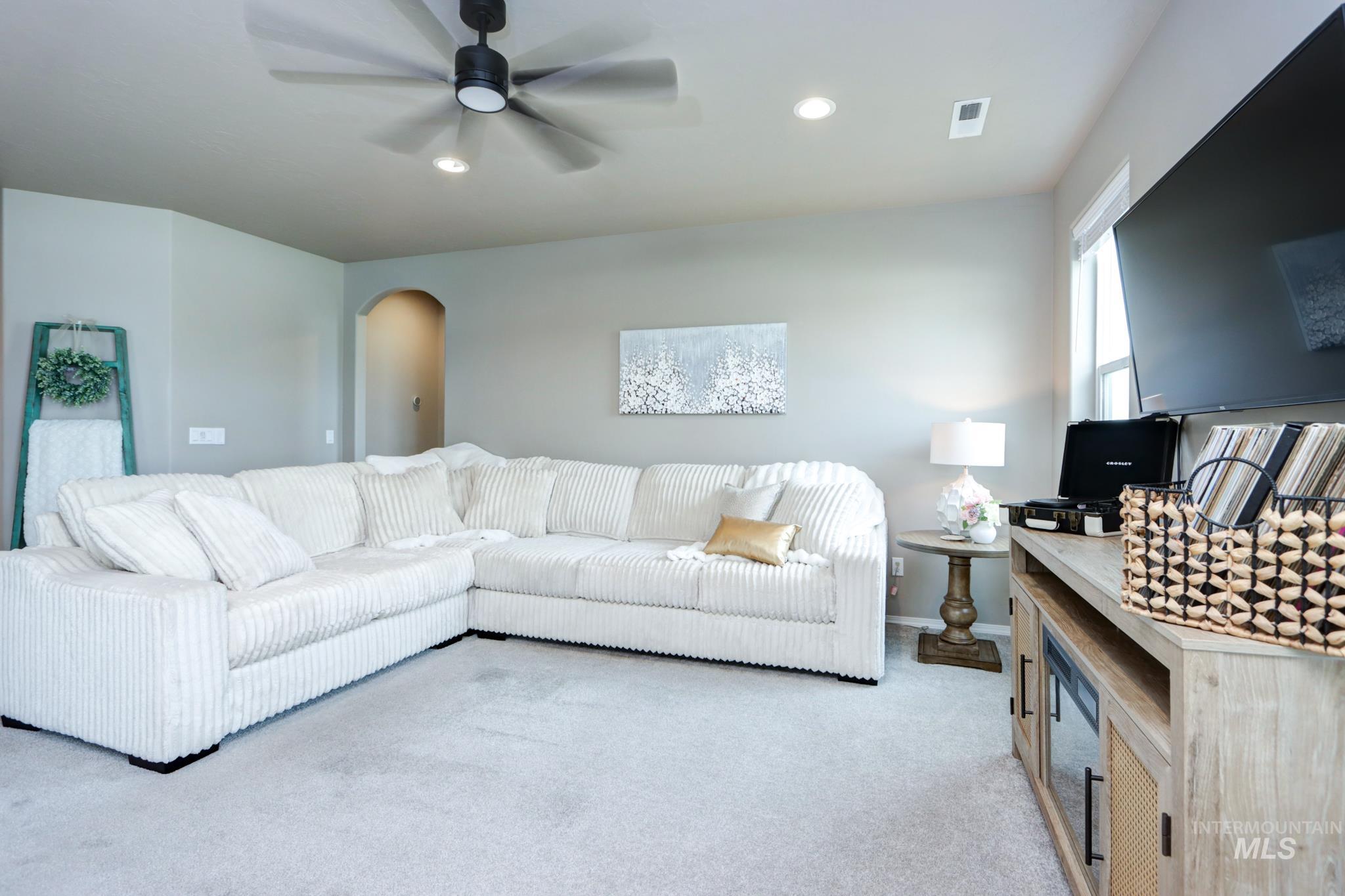 18557 White Rose Pl, Nampa, Idaho 83687, 3 Bedrooms, 2 Bathrooms, Residential For Sale, Price $420,000,MLS 98997532