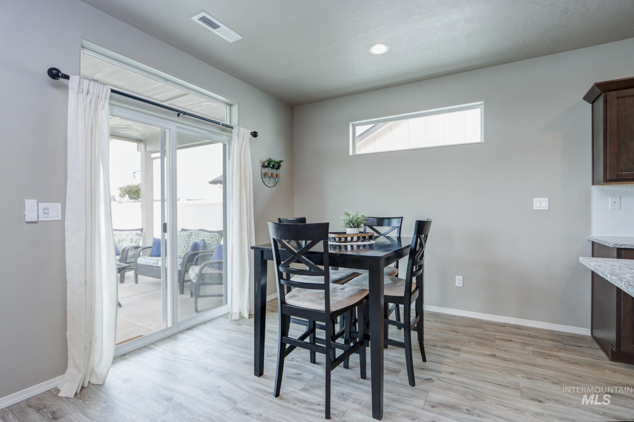 18557 White Rose Pl, Nampa, Idaho 83687, 3 Bedrooms, 2 Bathrooms, Residential For Sale, Price $420,000,MLS 98997532