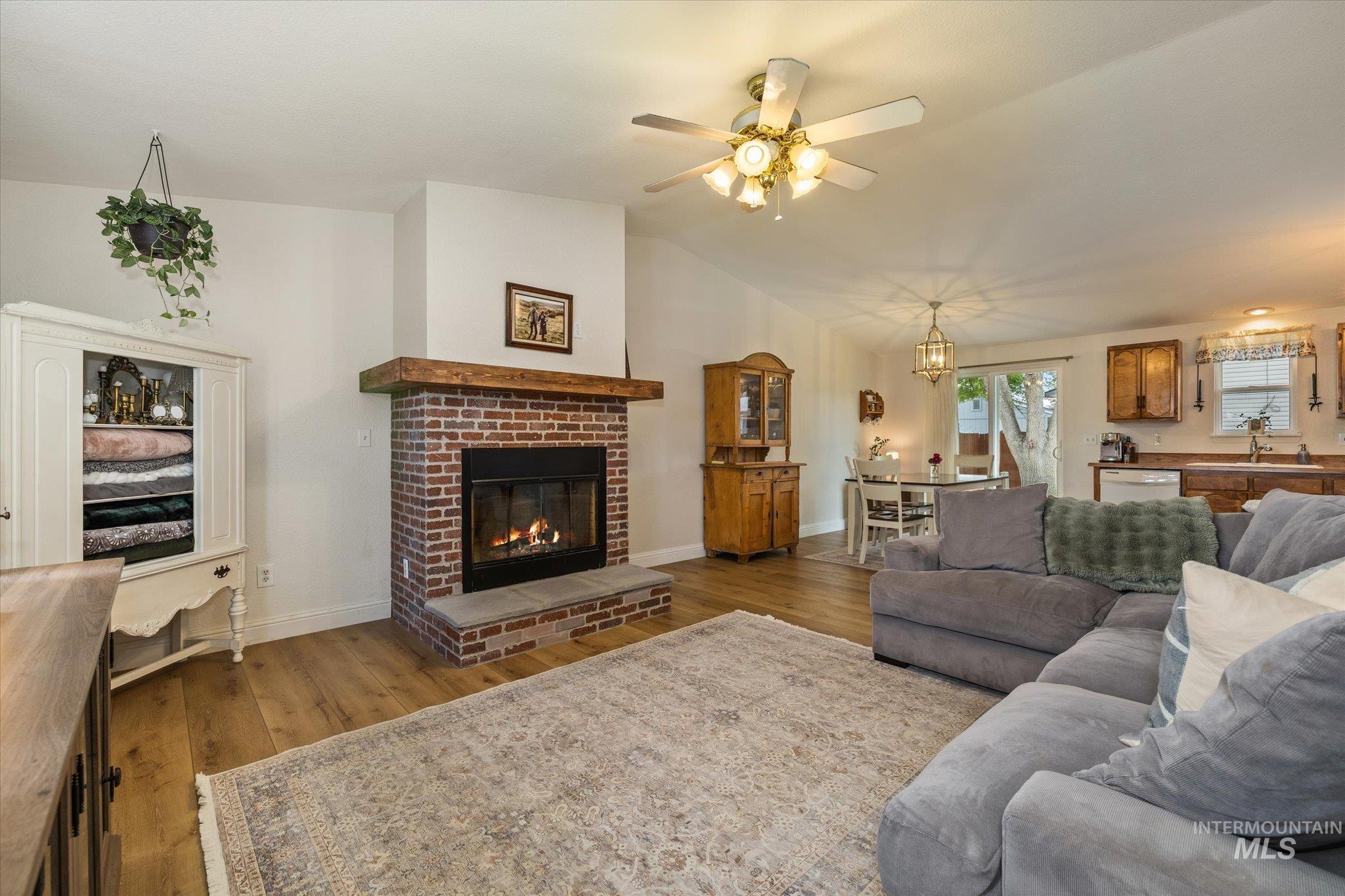 1047 W Chateau Ave, Meridian, Idaho 83646, 3 Bedrooms, 2 Bathrooms, Residential For Sale, Price $404,900, 98997533