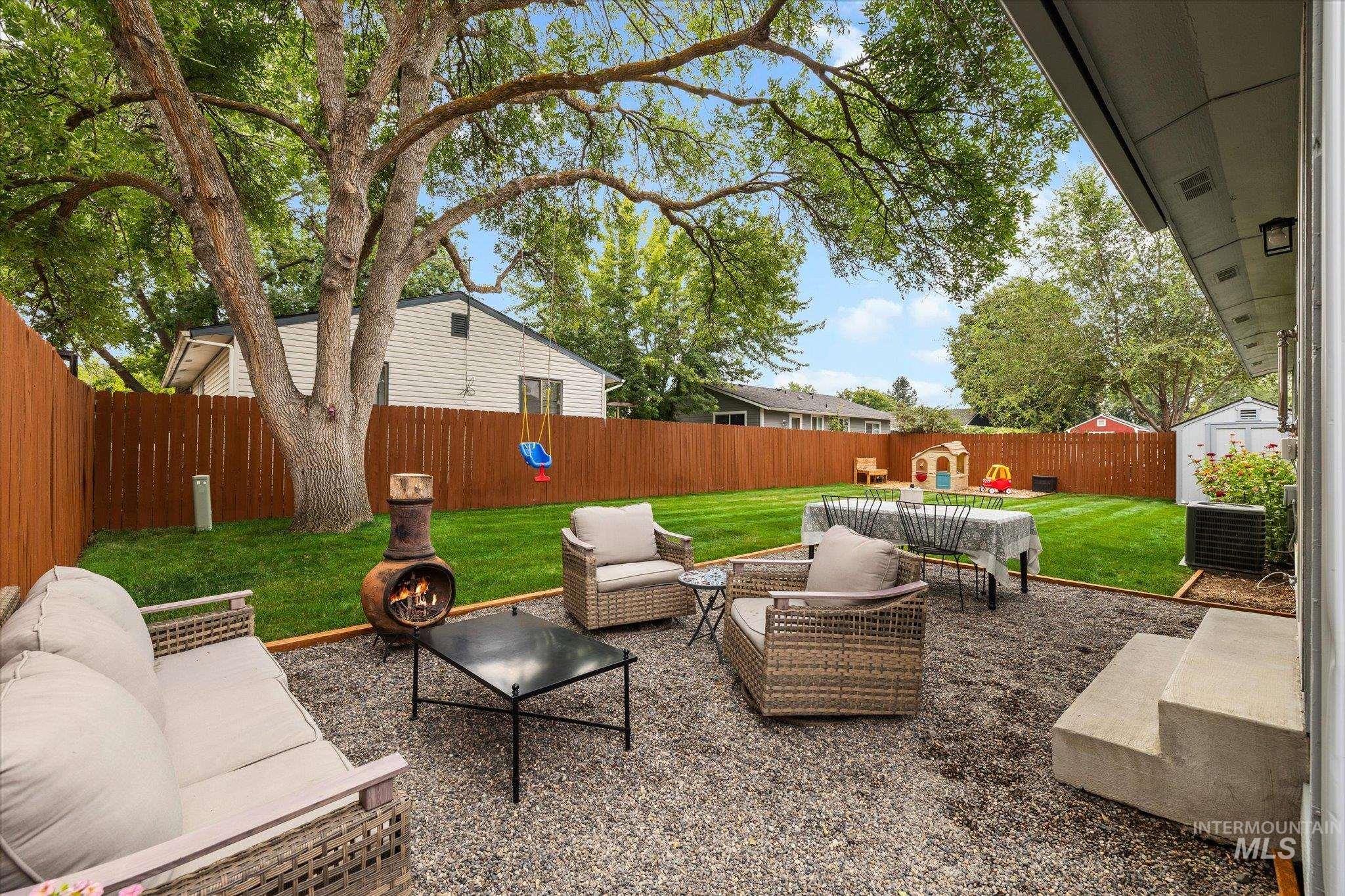1047 W Chateau Ave, Meridian, Idaho 83646, 3 Bedrooms, 2 Bathrooms, Residential For Sale, Price $404,900, 98997533