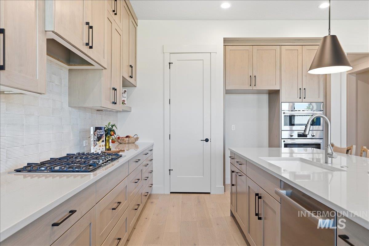 880 E Crescendo St, Meridian, Idaho 83642, 3 Bedrooms, 3.5 Bathrooms, Residential For Sale, Price $779,900,MLS 98997540