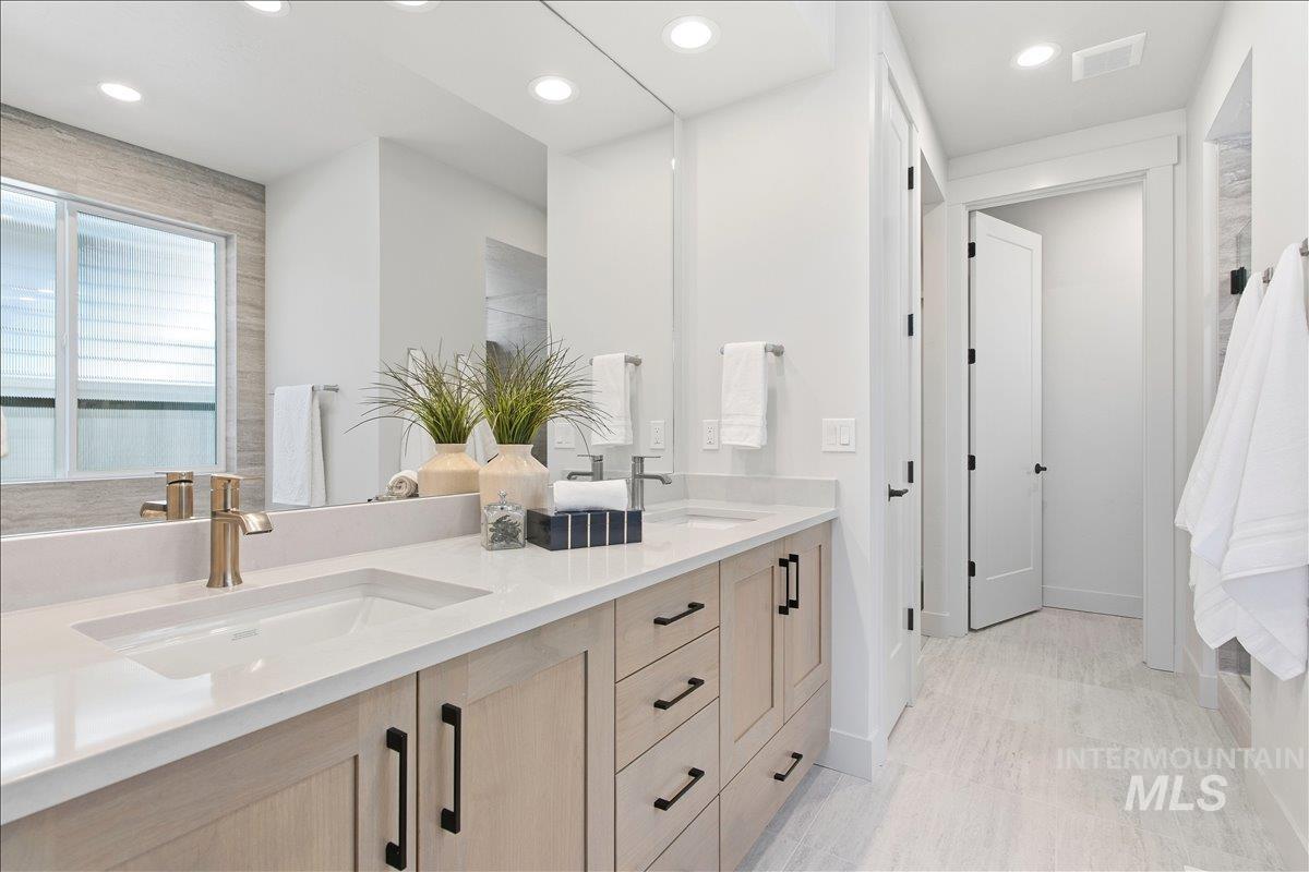 880 E Crescendo St, Meridian, Idaho 83642, 3 Bedrooms, 3.5 Bathrooms, Residential For Sale, Price $779,900,MLS 98997540