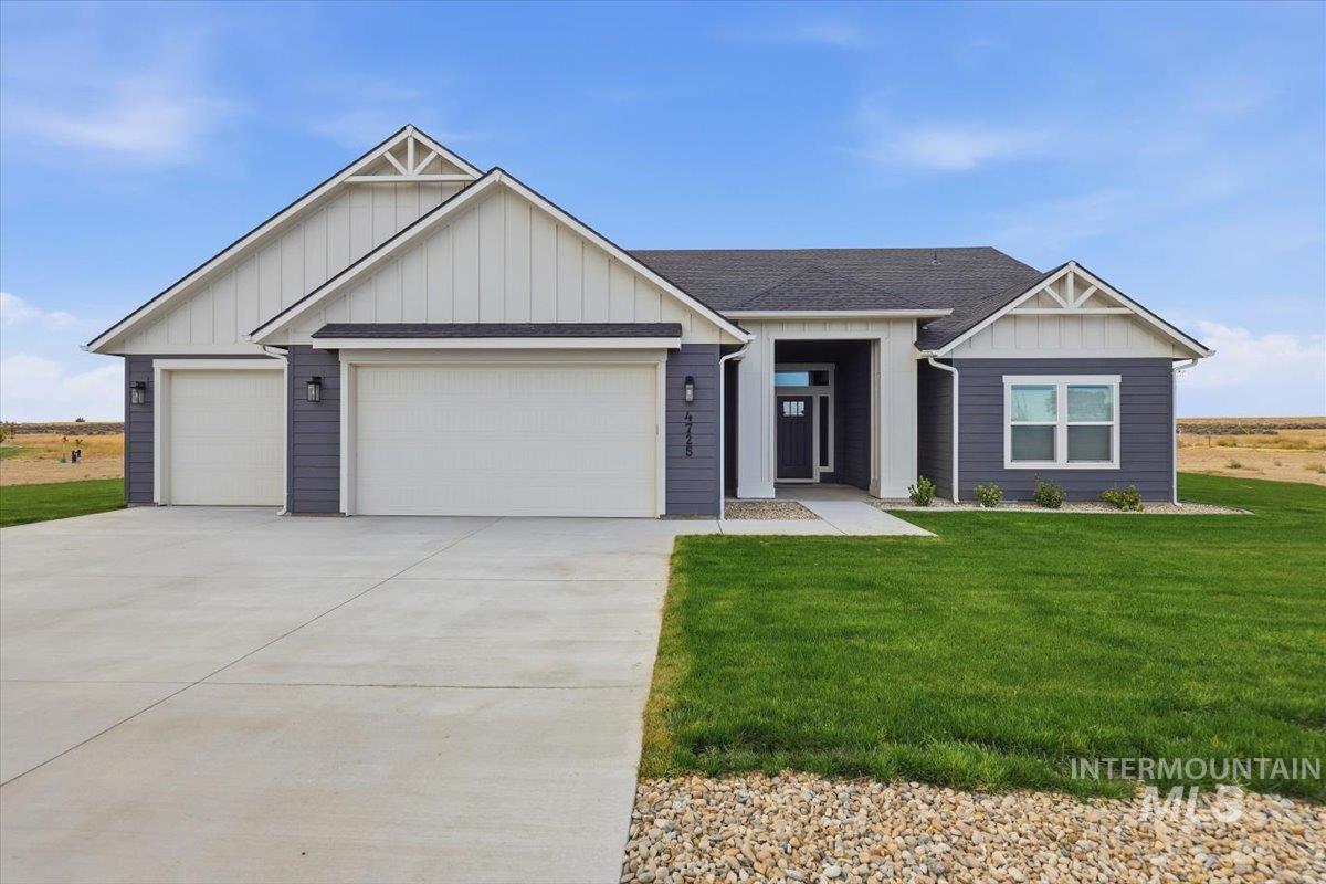 4725 SW Moonlight Court, Mountain Home, Idaho 83647, 3 Bedrooms, 2.5 Bathrooms, Residential For Sale, Price $630,000,MLS 98997542