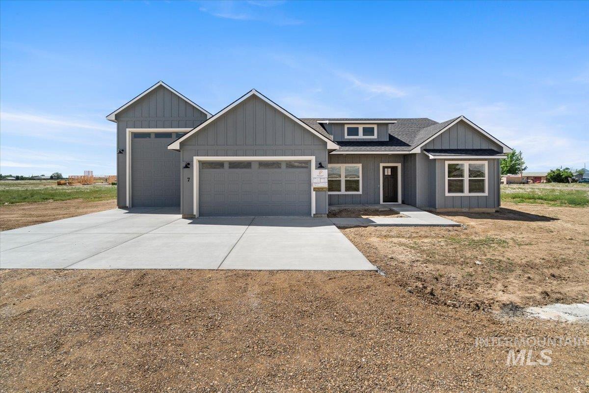 4725 SW Moonlight Court, Mountain Home, Idaho 83647, 3 Bedrooms, 2.5 Bathrooms, Residential For Sale, Price $625,000, 98997542