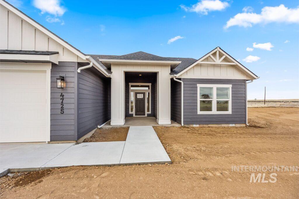 4725 SW Moonlight Court, Mountain Home, Idaho 83647, 3 Bedrooms, 2.5 Bathrooms, Residential For Sale, Price $625,000, 98997542