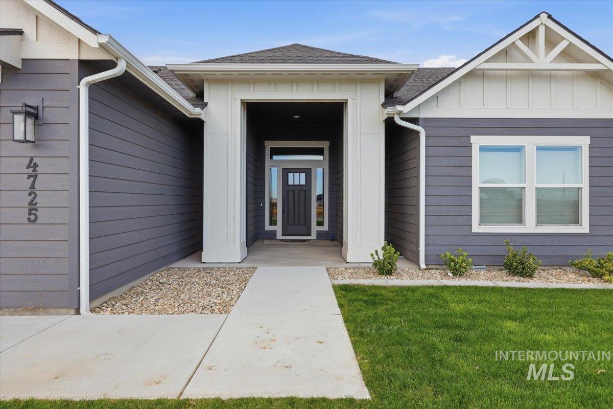4725 SW Moonlight Court, Mountain Home, Idaho 83647, 3 Bedrooms, 2.5 Bathrooms, Residential For Sale, Price $630,000,MLS 98997542