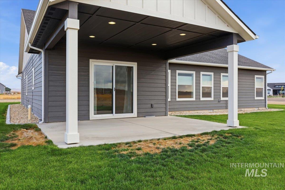 4725 SW Moonlight Court, Mountain Home, Idaho 83647, 3 Bedrooms, 2.5 Bathrooms, Residential For Sale, Price $630,000,MLS 98997542