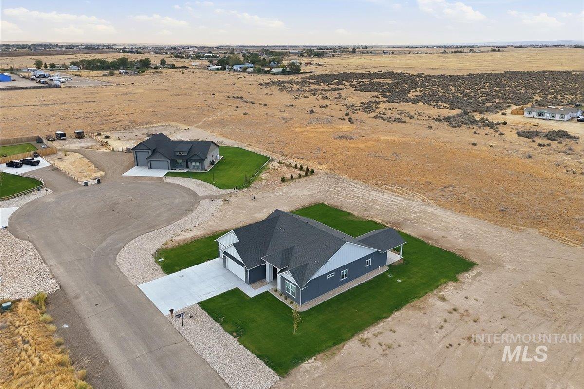 4725 SW Moonlight Court, Mountain Home, Idaho 83647, 3 Bedrooms, 2.5 Bathrooms, Residential For Sale, Price $630,000,MLS 98997542