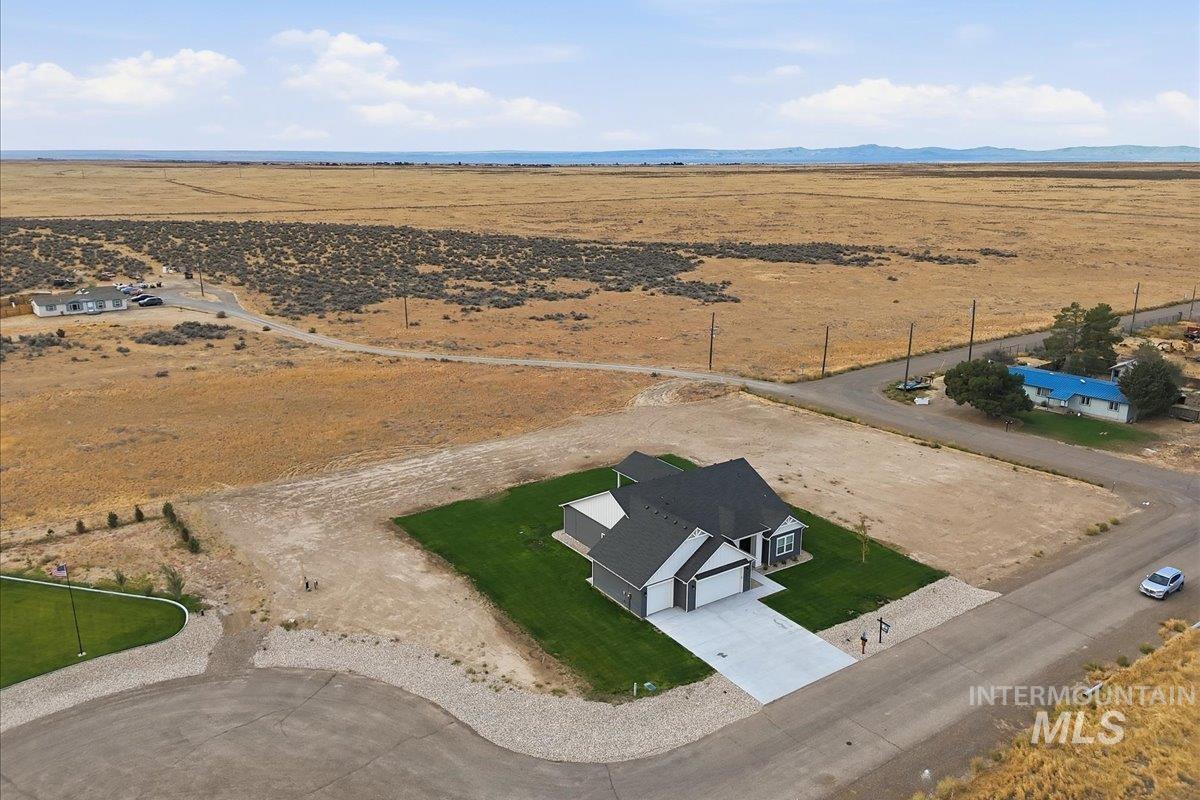 4725 SW Moonlight Court, Mountain Home, Idaho 83647, 3 Bedrooms, 2.5 Bathrooms, Residential For Sale, Price $630,000,MLS 98997542