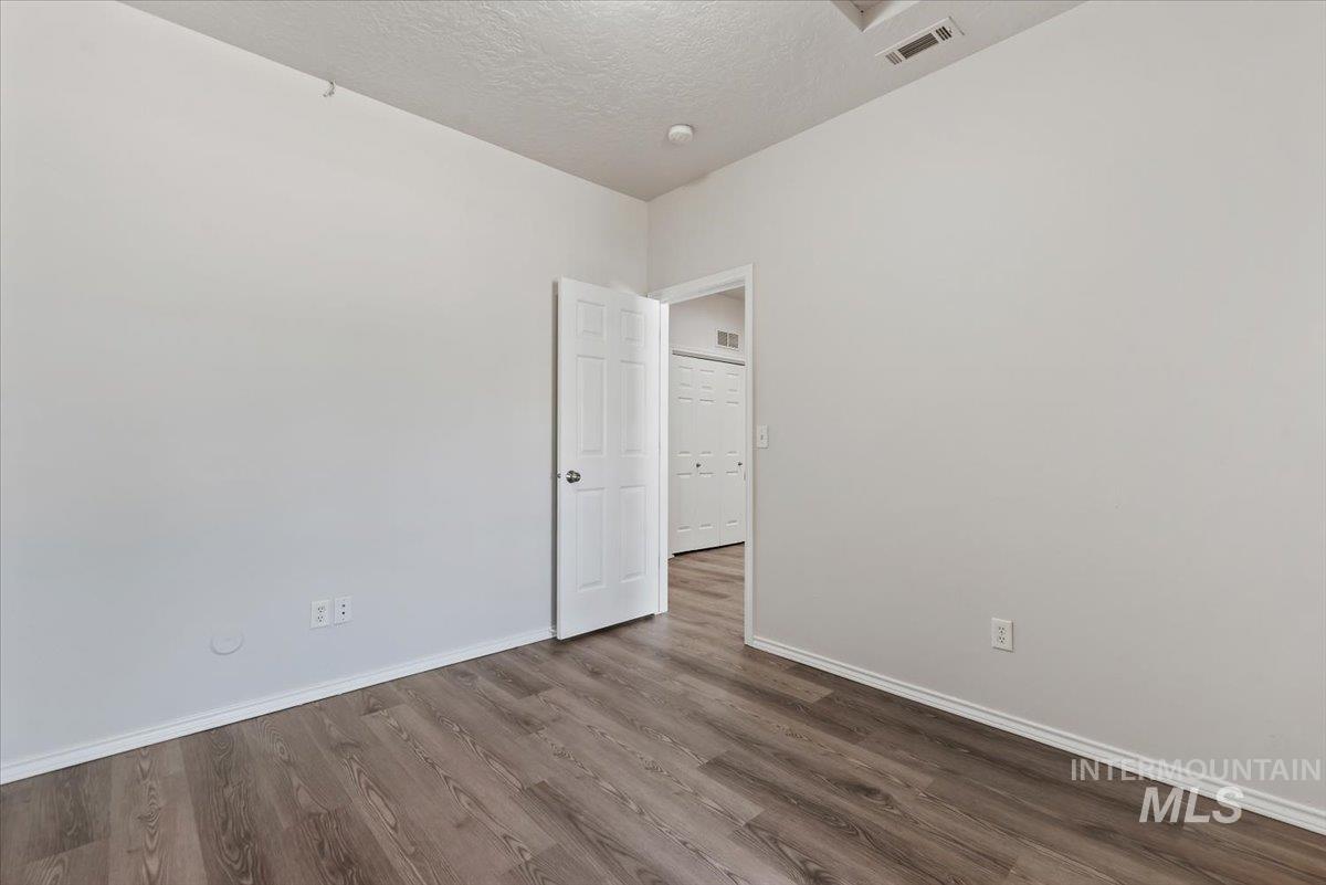 727 N Stampede Ct., Nampa, Idaho 83687, 3 Bedrooms, 1.5 Bathrooms, Residential Income For Sale, Price $719,900,MLS 98997545